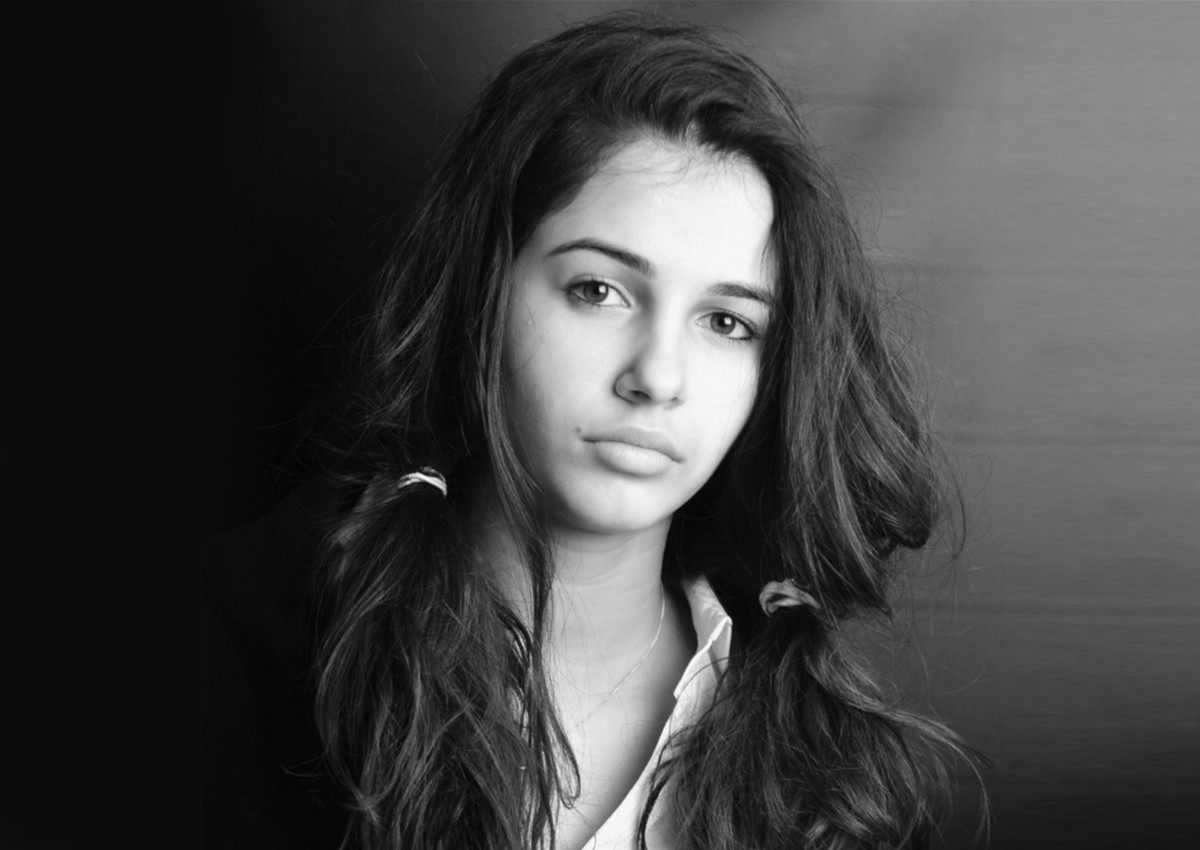 Naomi Scott Wallpapers