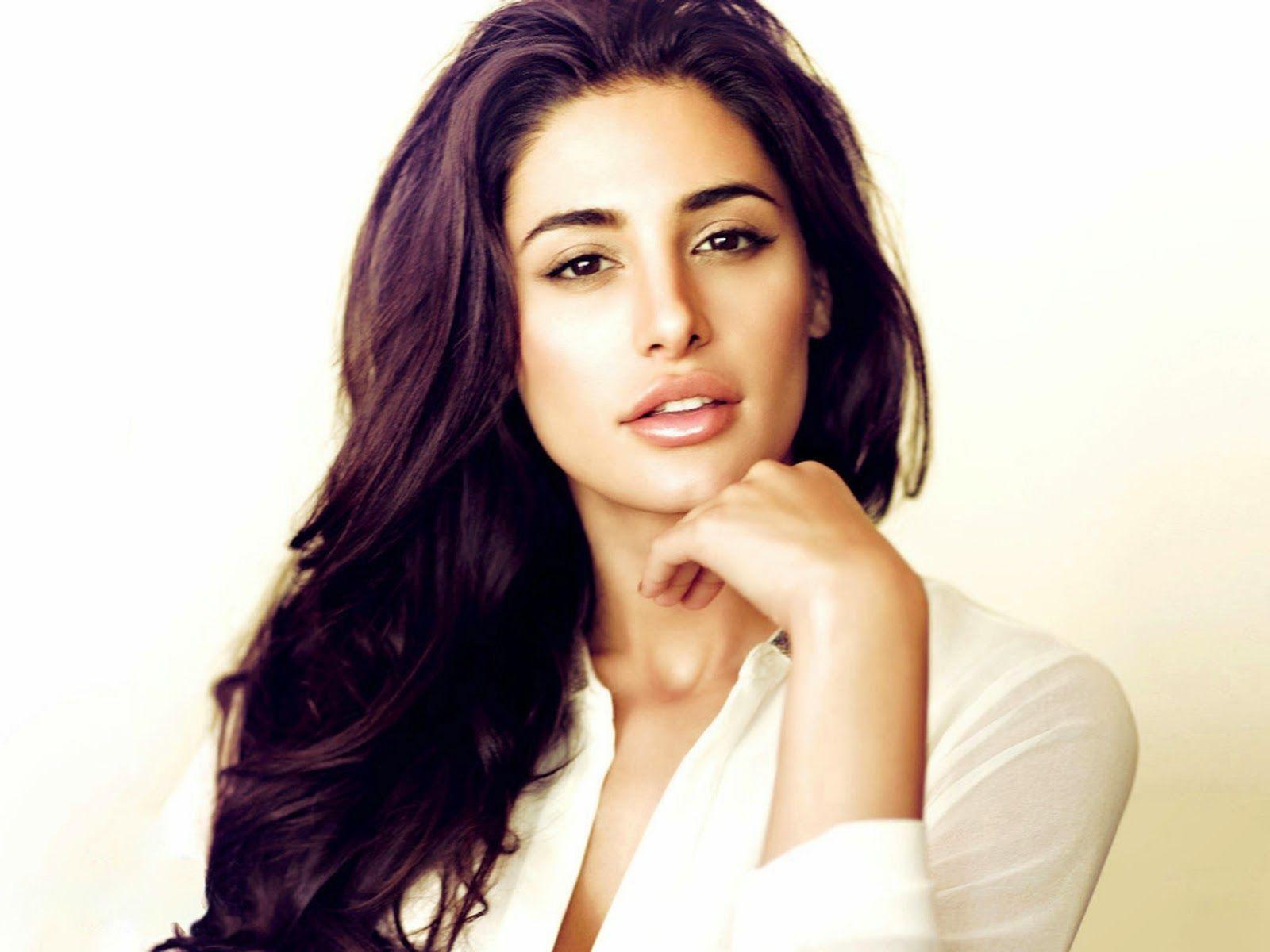 Nargis Fakhri Wallpapers