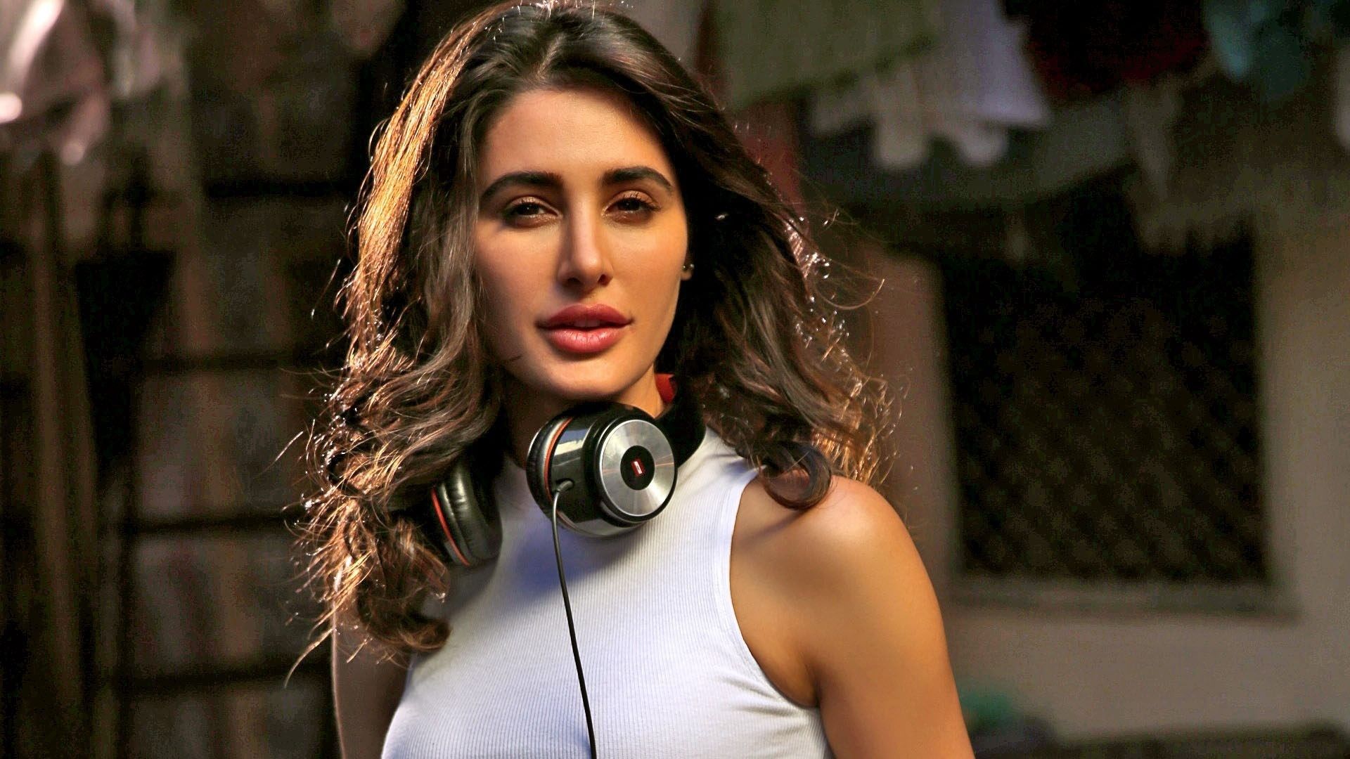 Nargis Fakhri Wallpapers