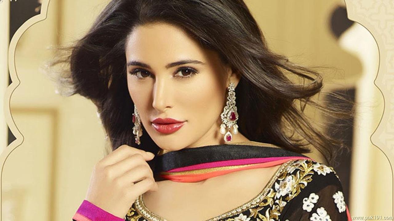 Nargis Fakhri Wallpapers