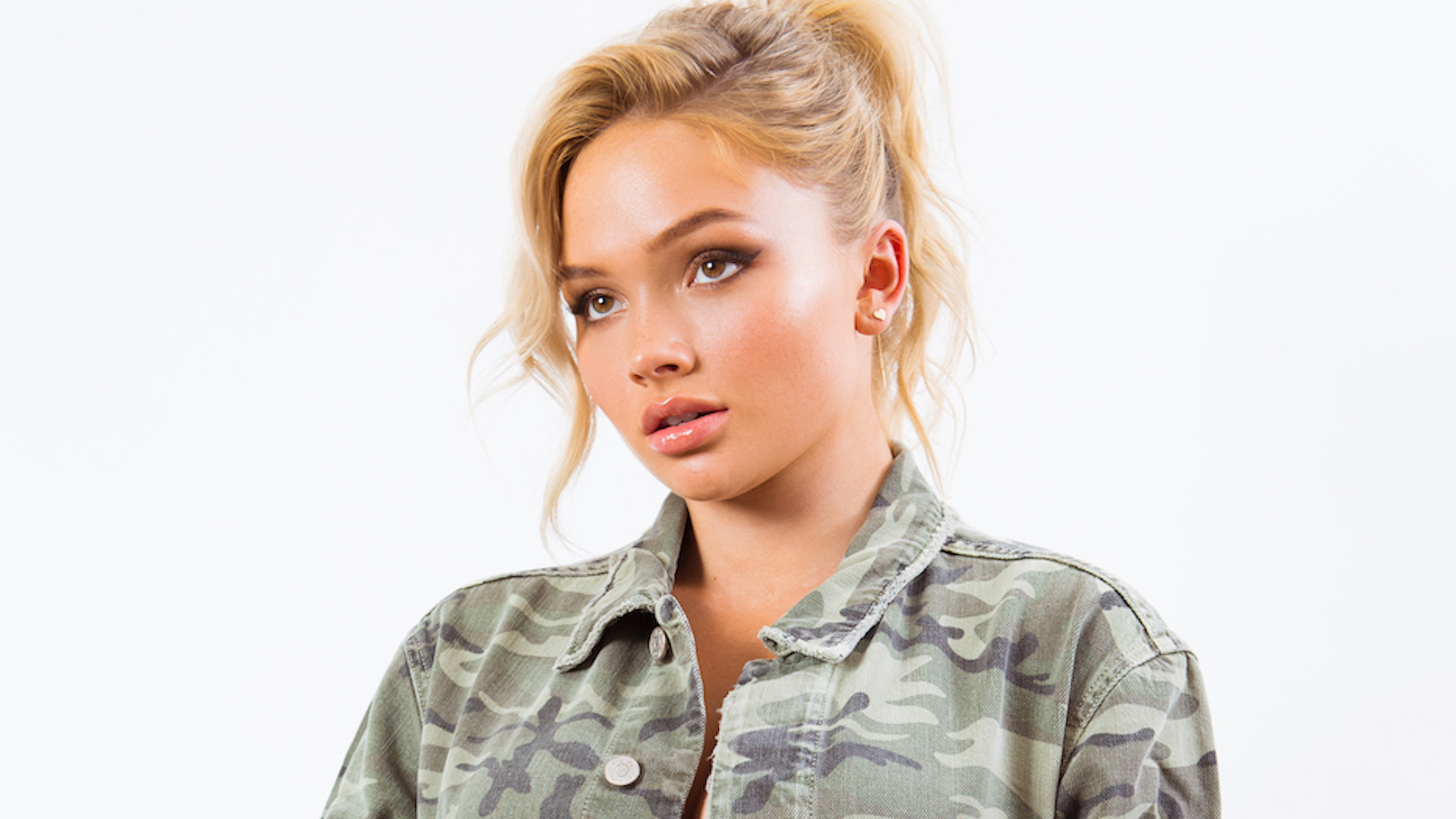 Natalie Alyn Lind 2018 Wallpapers