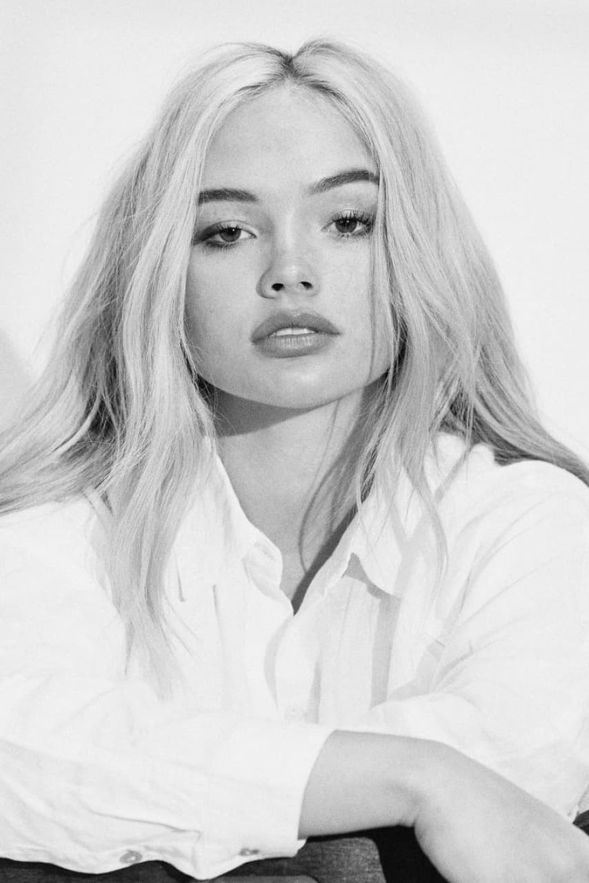 Natalie Alyn Lind Monochrome Wallpapers