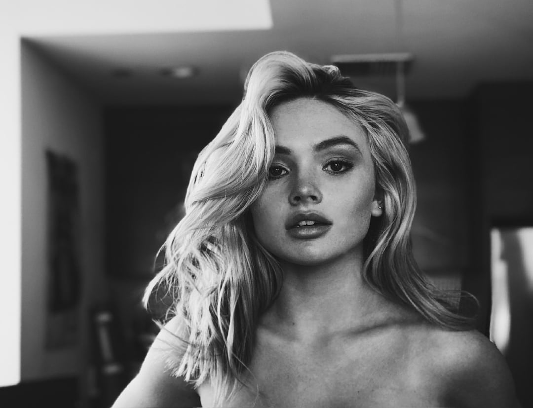 Natalie Alyn Lind Monochrome Wallpapers