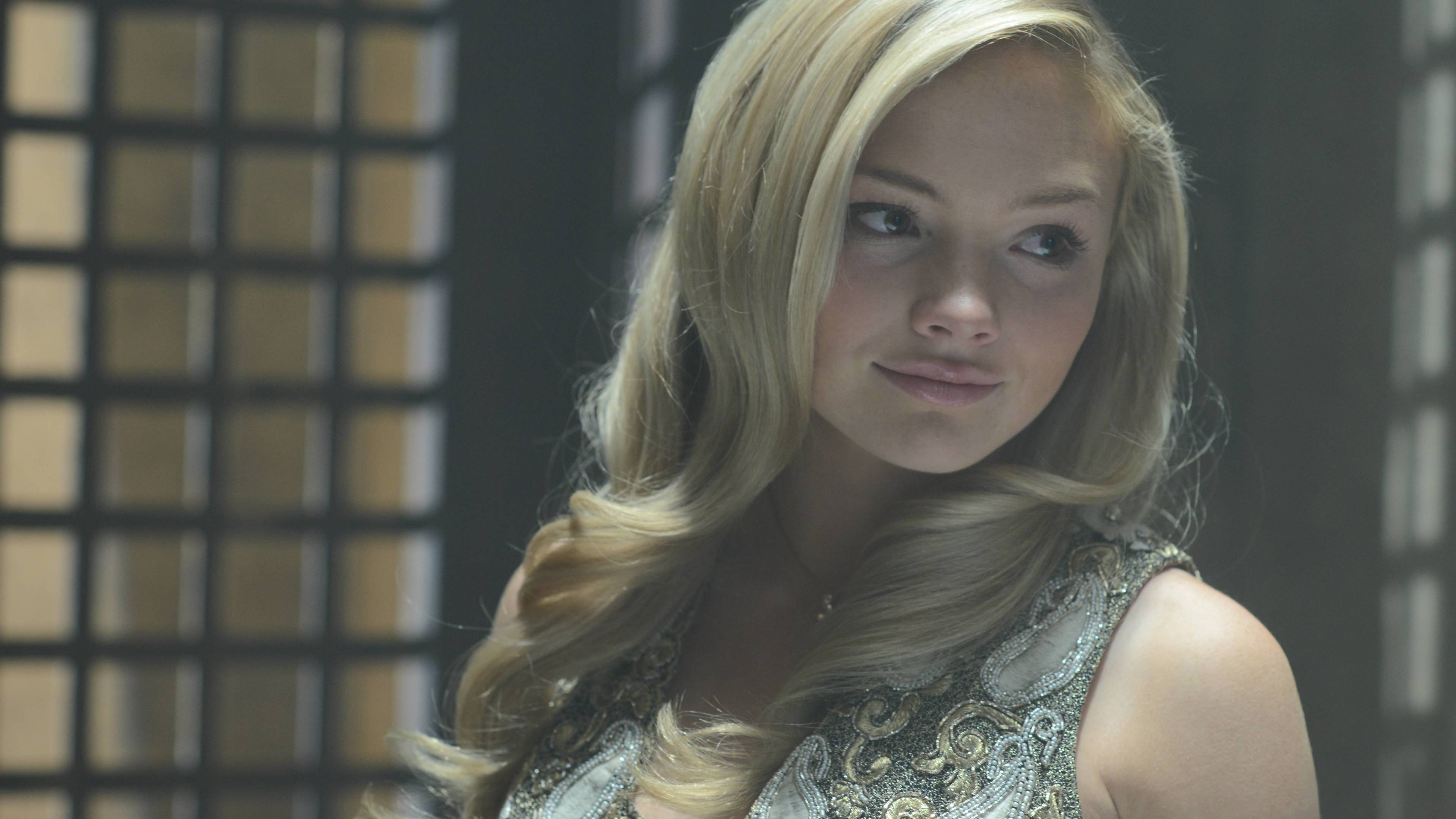 Natalie Alyn Lind Wallpapers