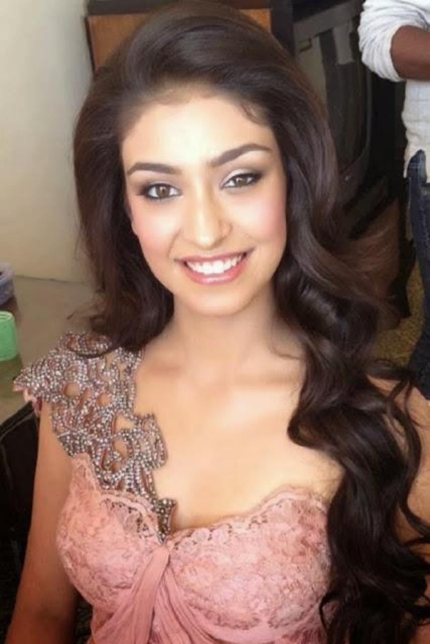 Navneet Kaur Dhillon Wallpapers