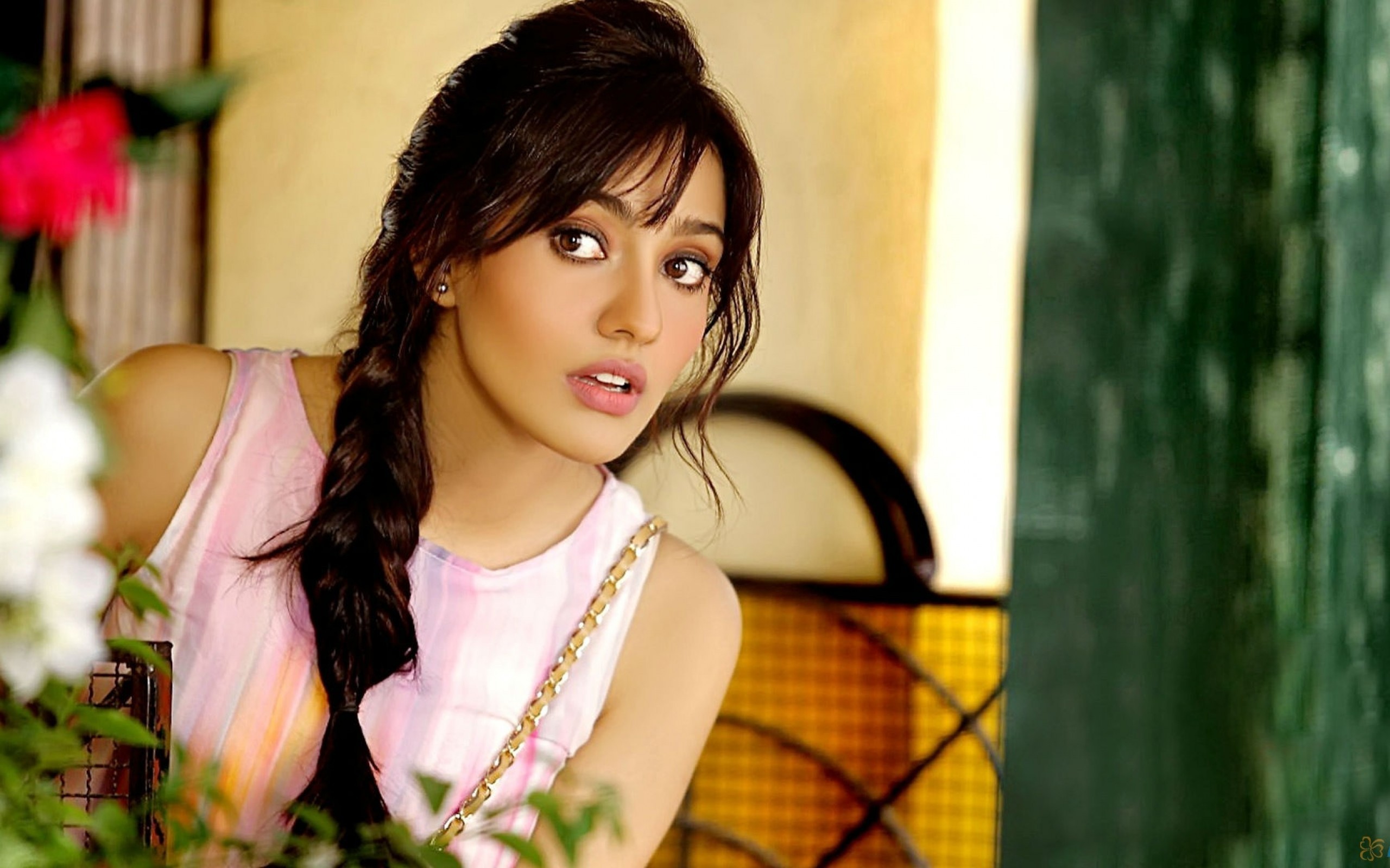 Neha Sharma Wallpapers