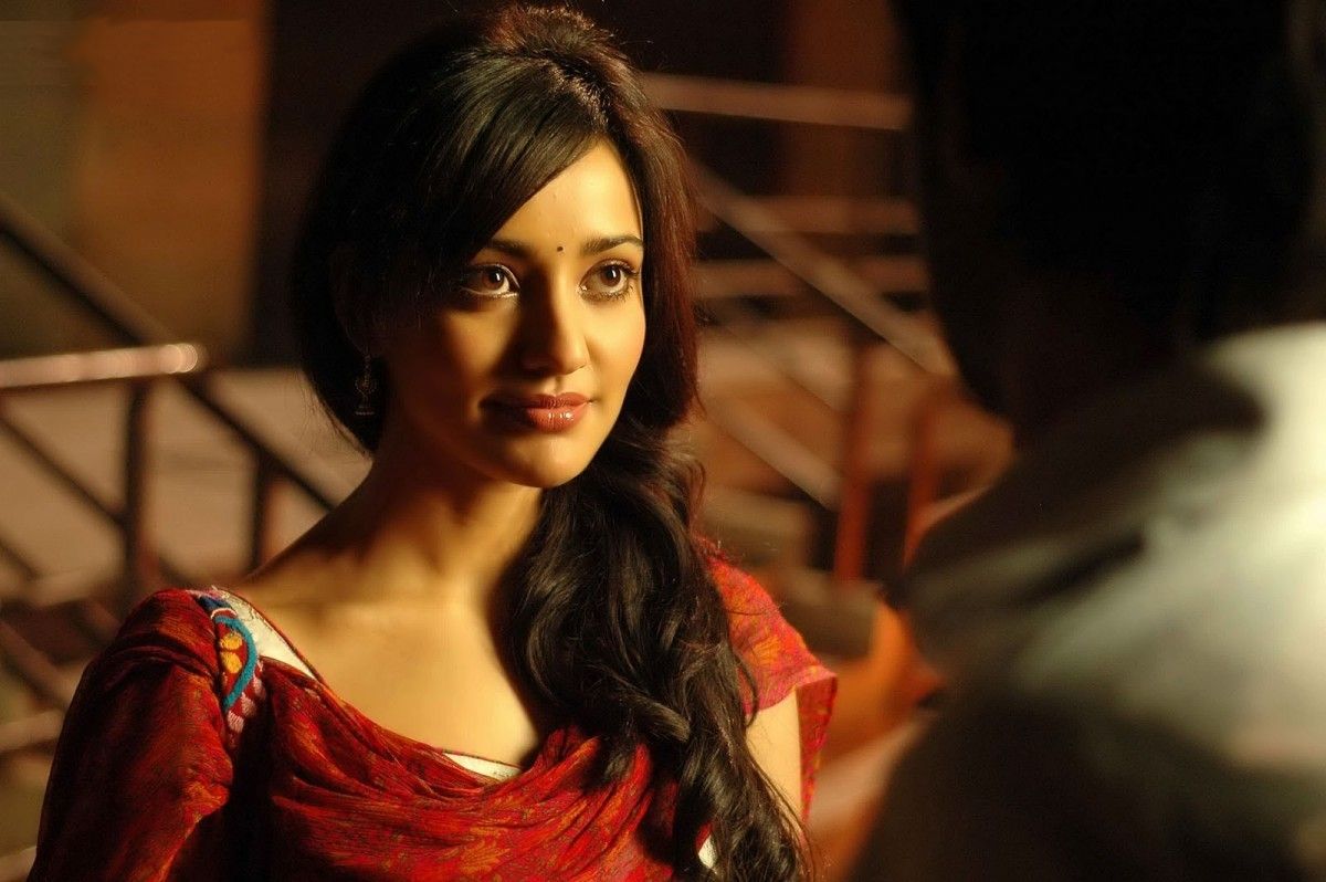 Neha Sharma Wallpapers