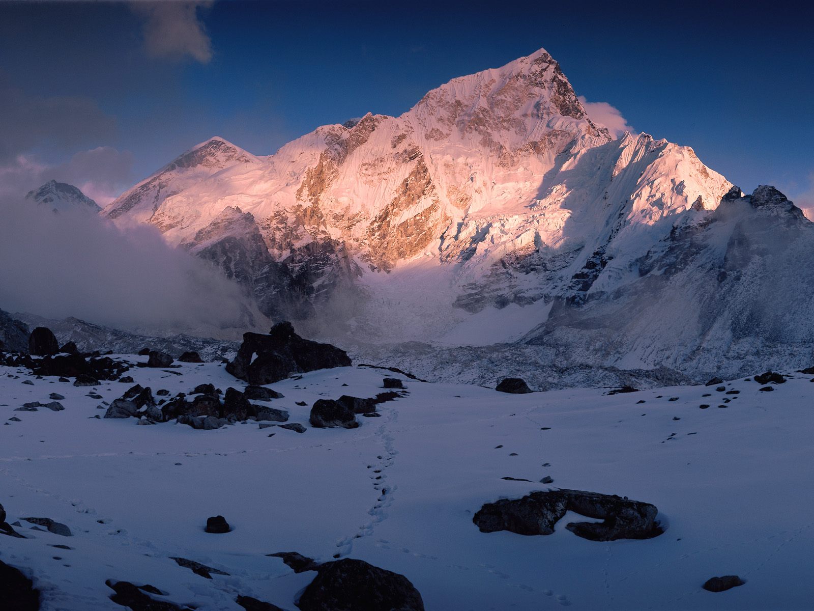 Nepal Mountains In Sunset Wallpapers