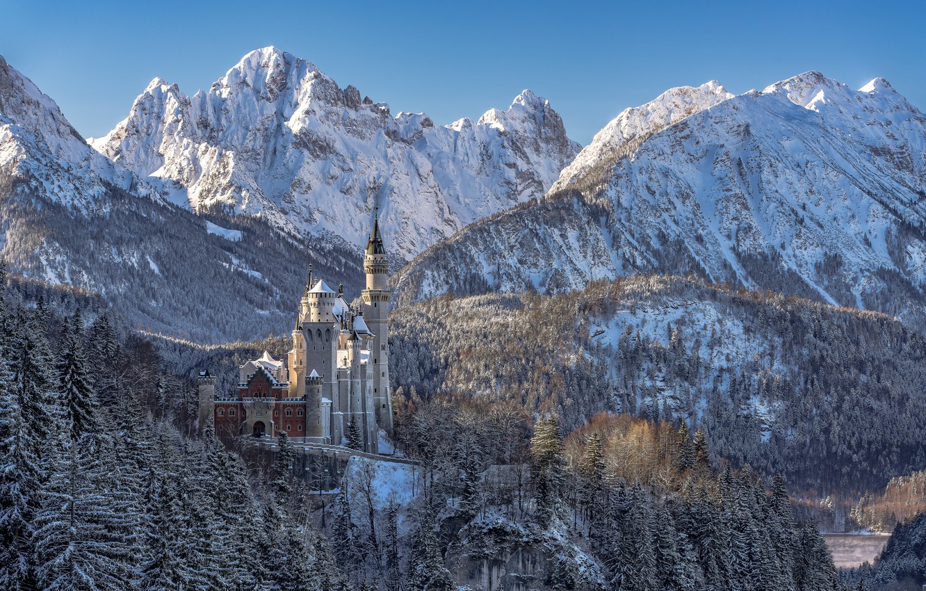 Neuschwanstein Castle In Winter Wallpapers