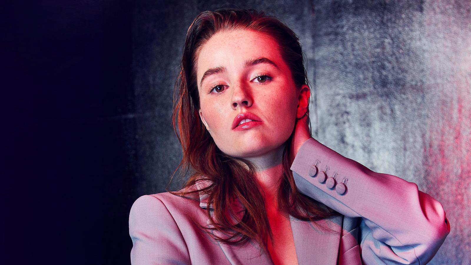 New Kaitlyn Dever Actress Wallpapers