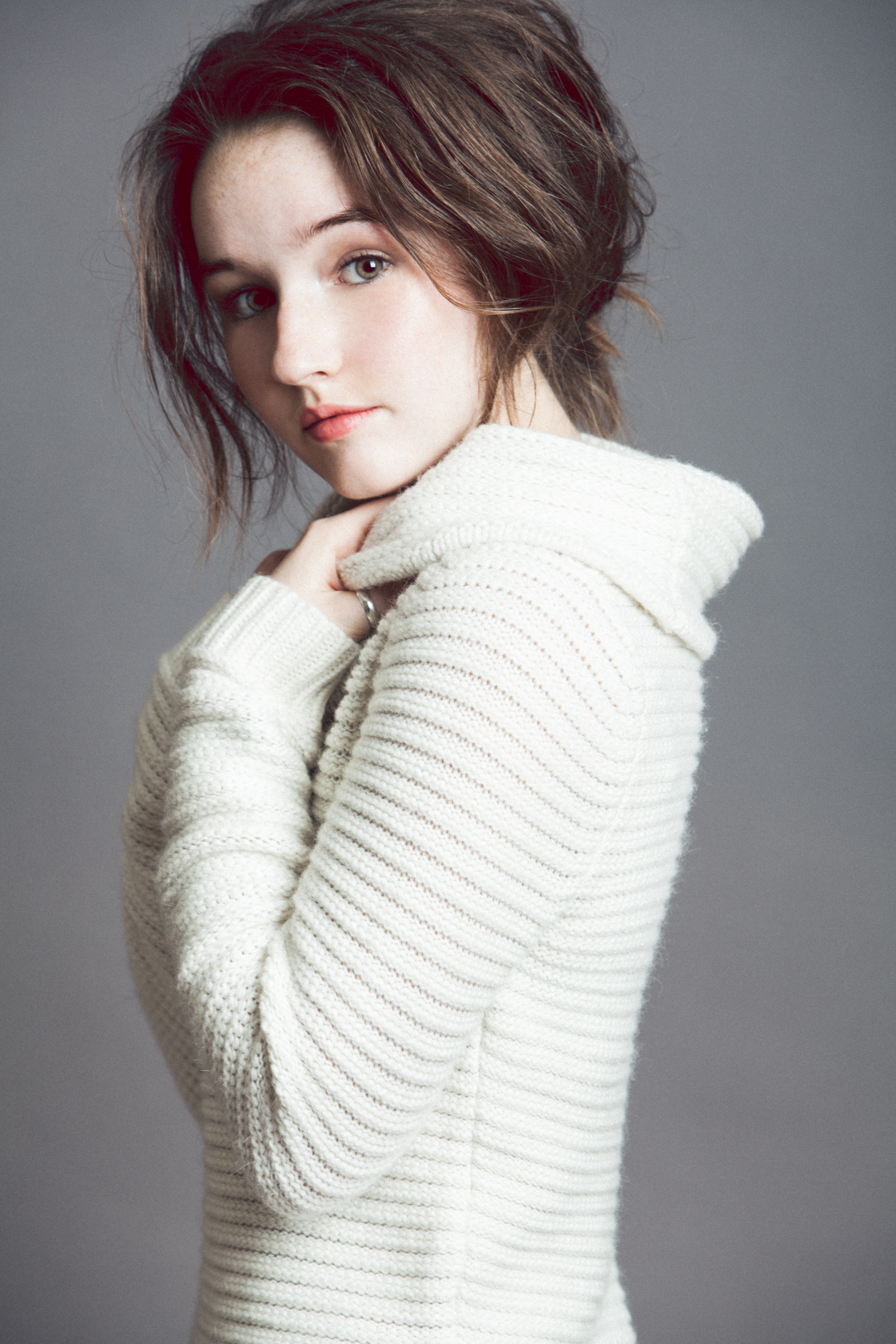 New Kaitlyn Dever Actress Wallpapers
