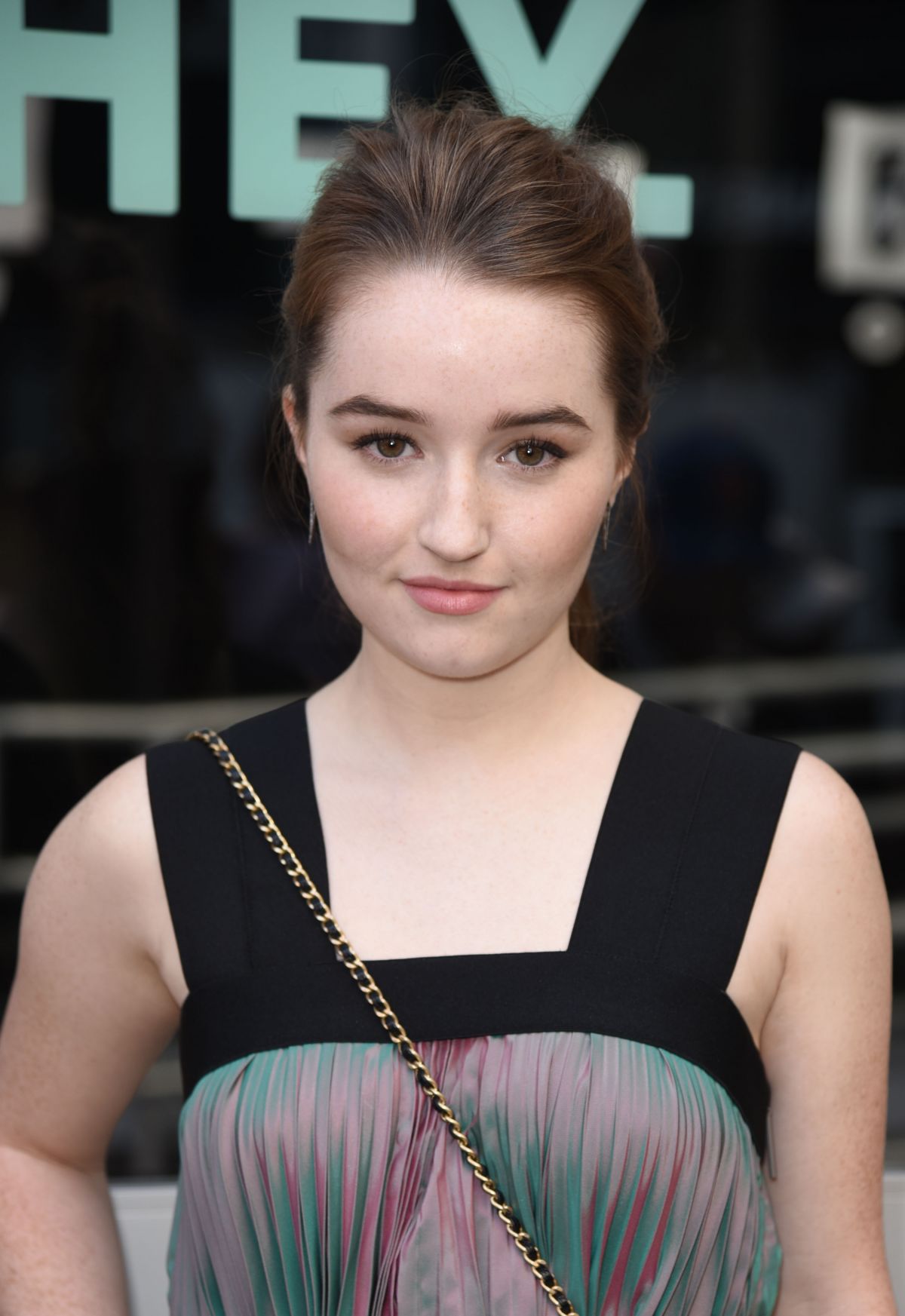 New Kaitlyn Dever Actress Wallpapers