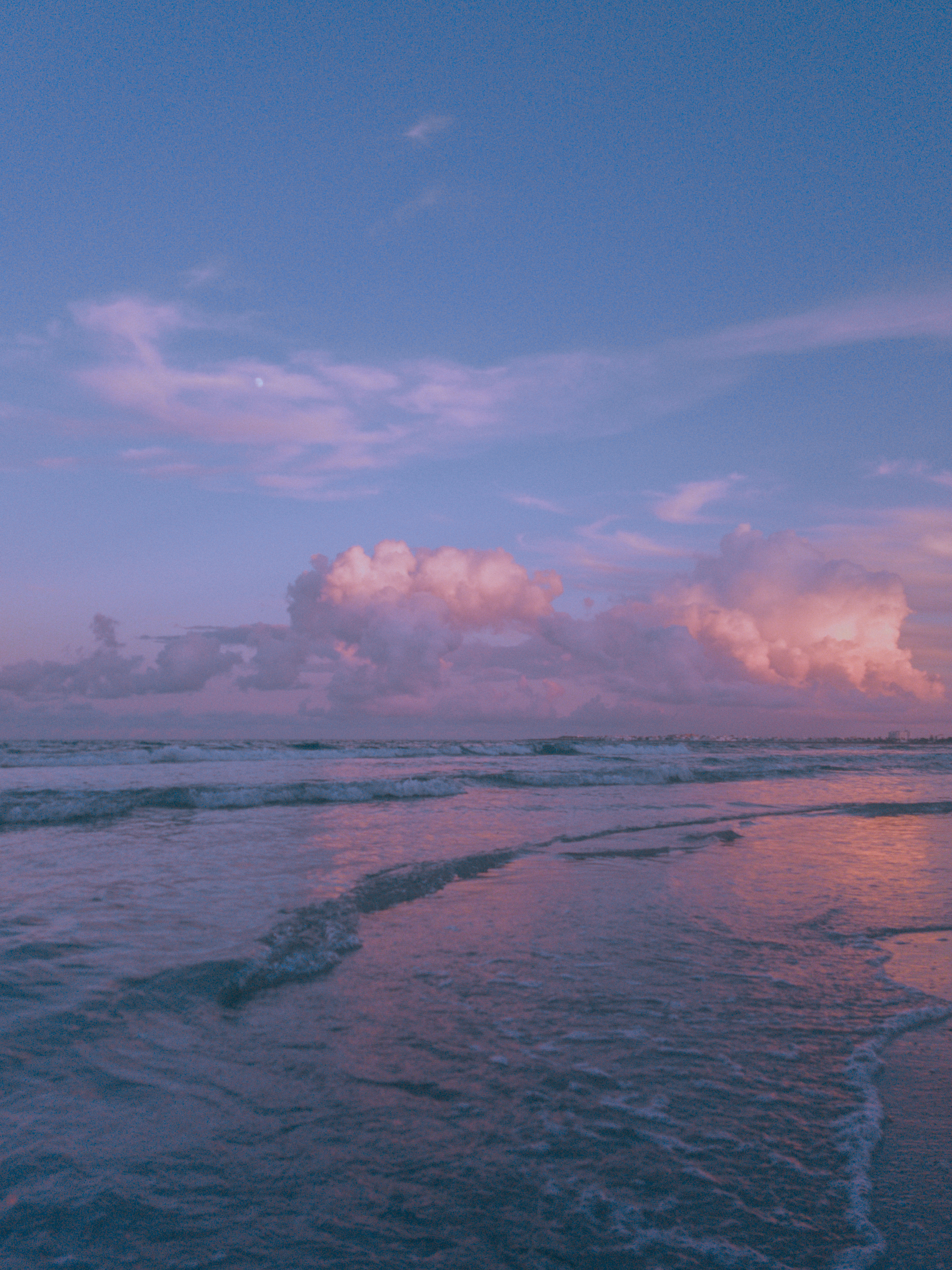 Nice Ocean Waves Under Blue White Cloudy Sky Wallpapers