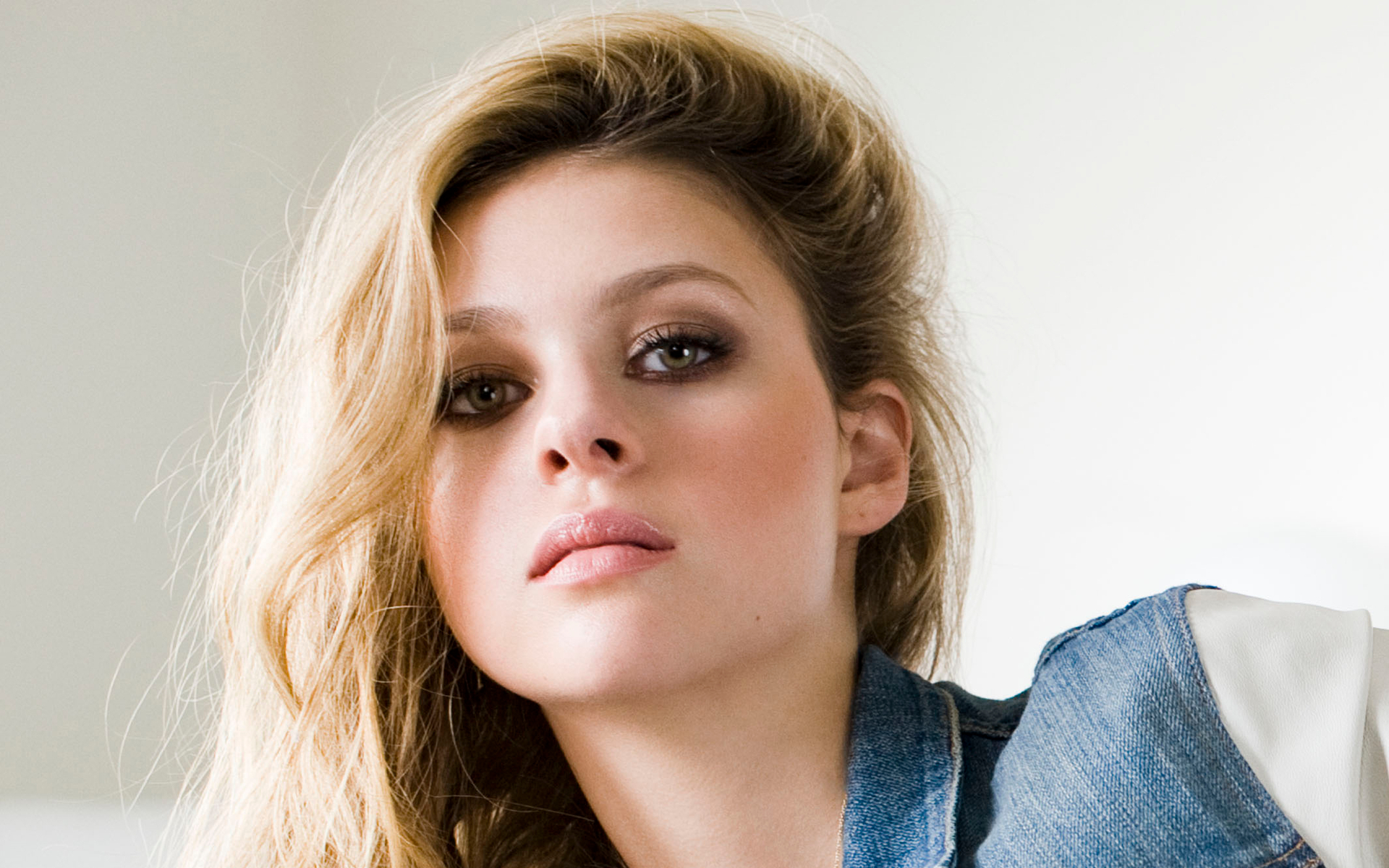 Nicola Peltz In Wallpapers