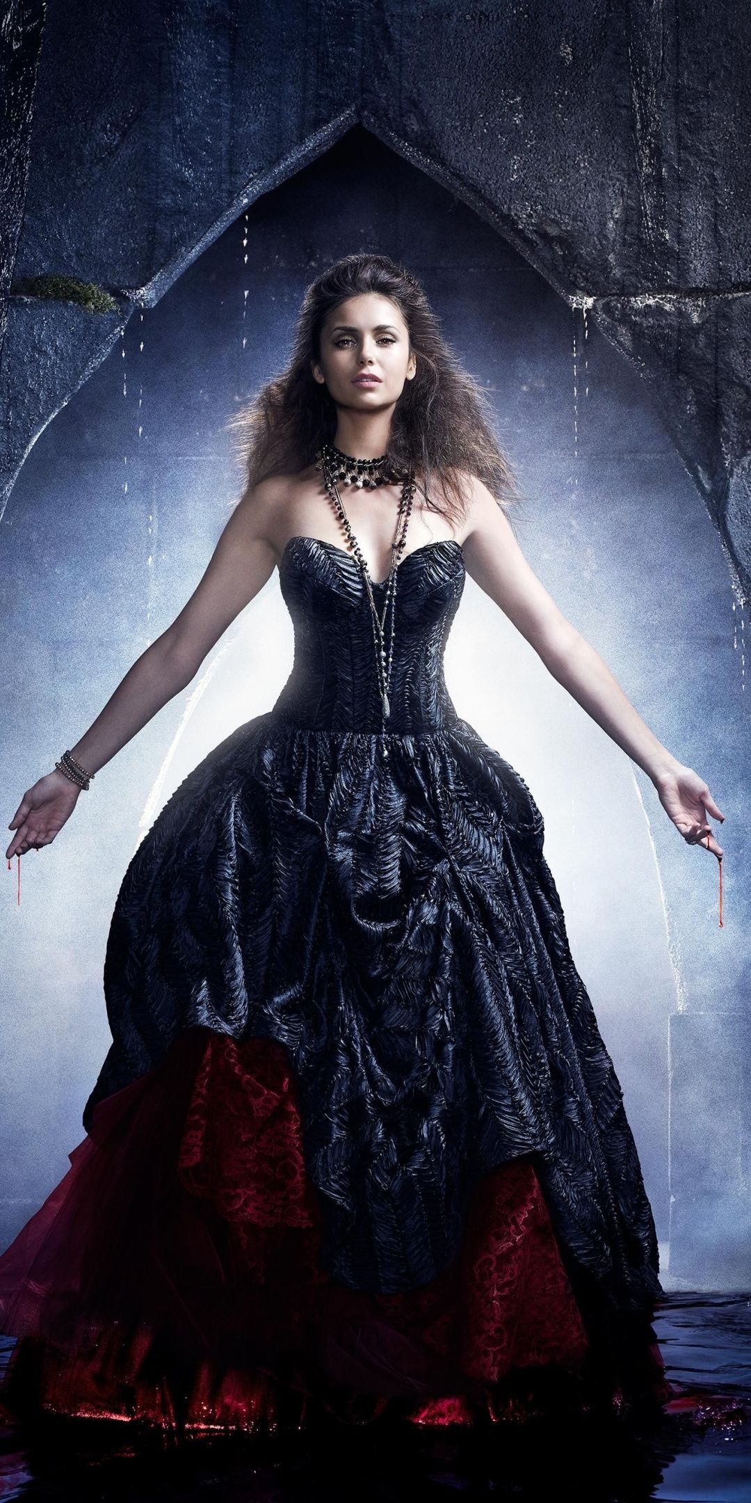 Nina Dobrev In Vampire Diaries Tv Show Wallpapers
