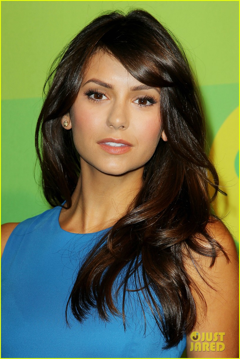 Nina Dobrev In Vampire Diaries Tv Show Wallpapers