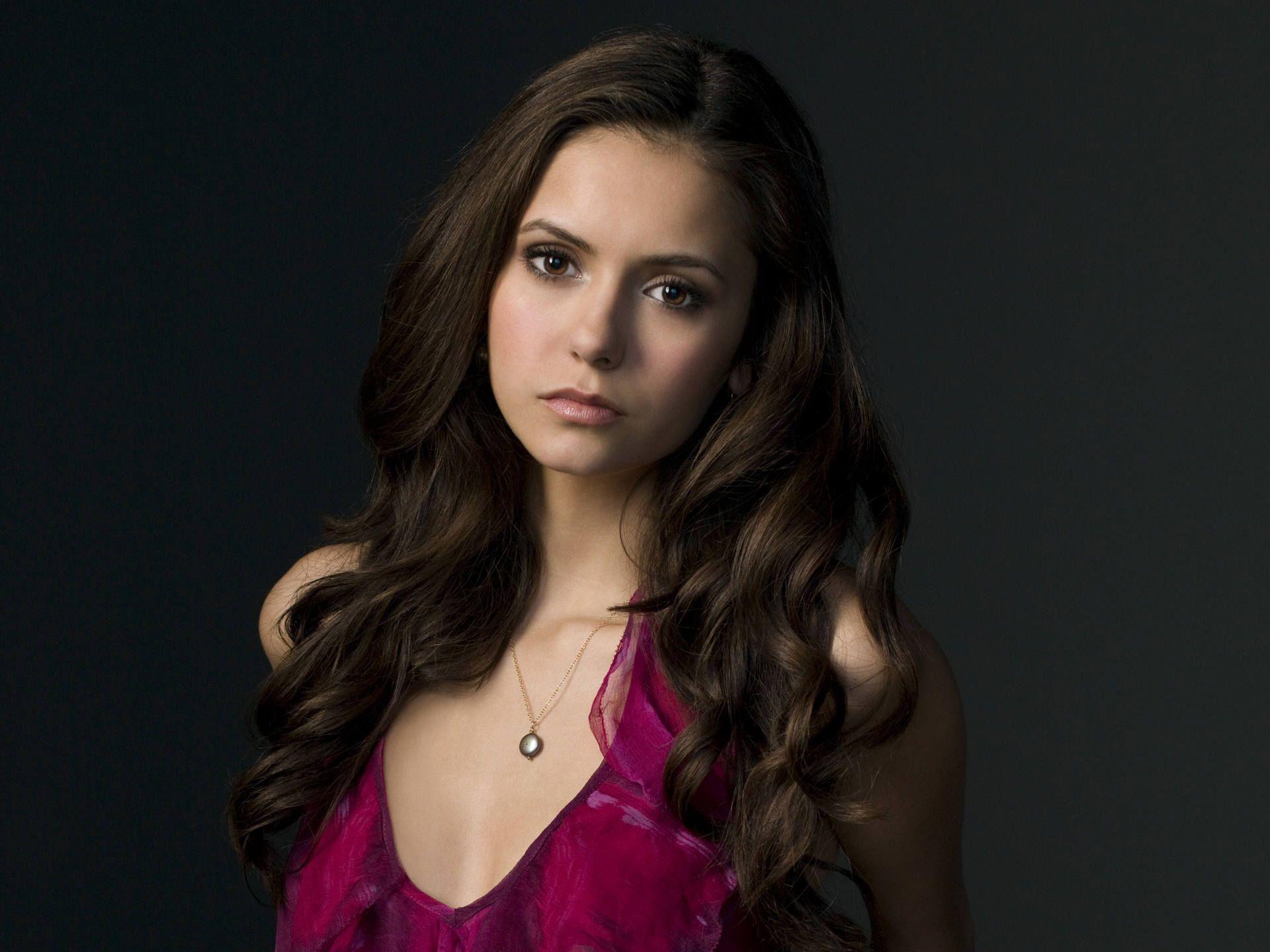 Nina Dobrev In Vampire Diaries Tv Show Wallpapers