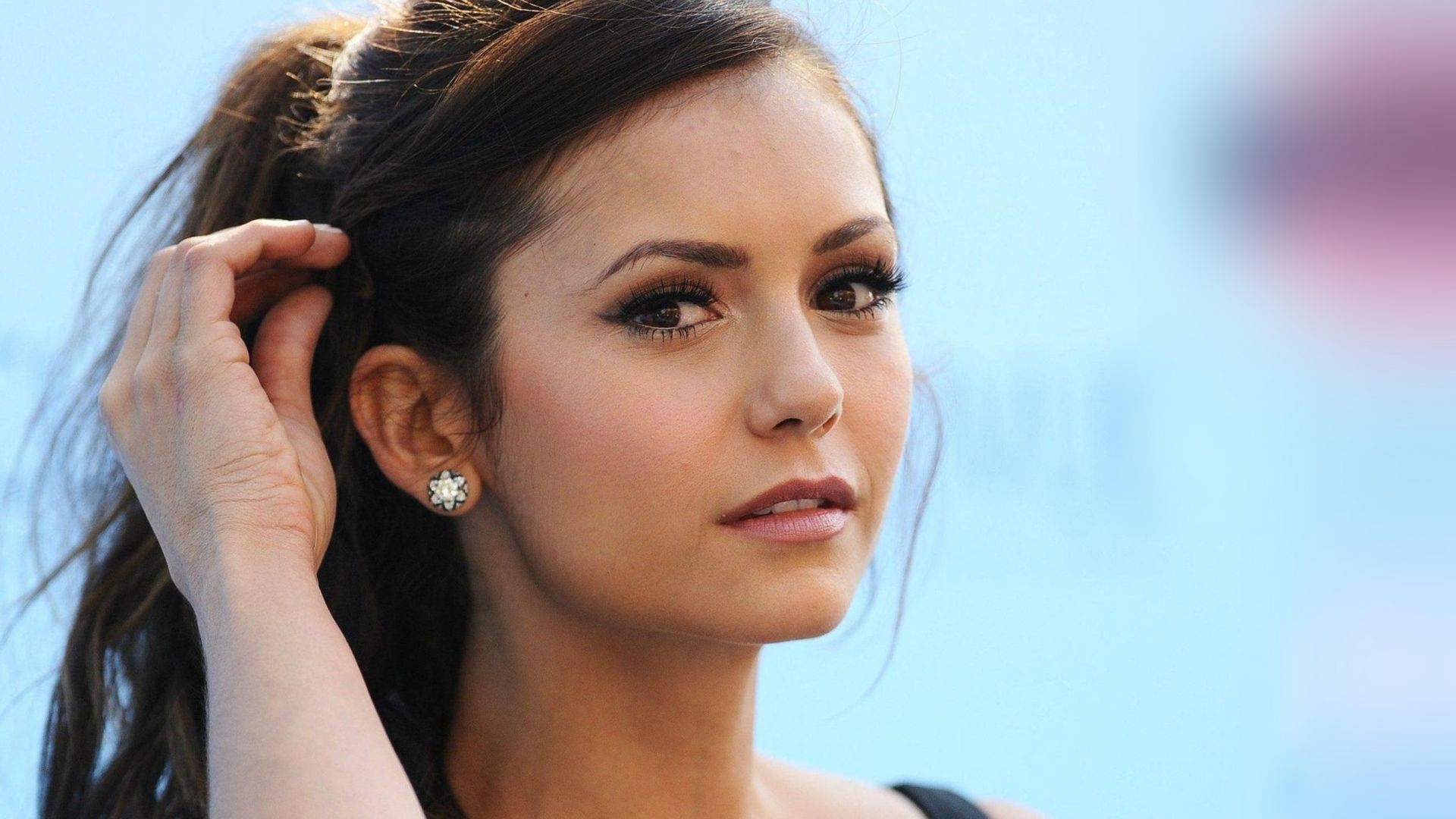 Nina Dobrev Wallpapers