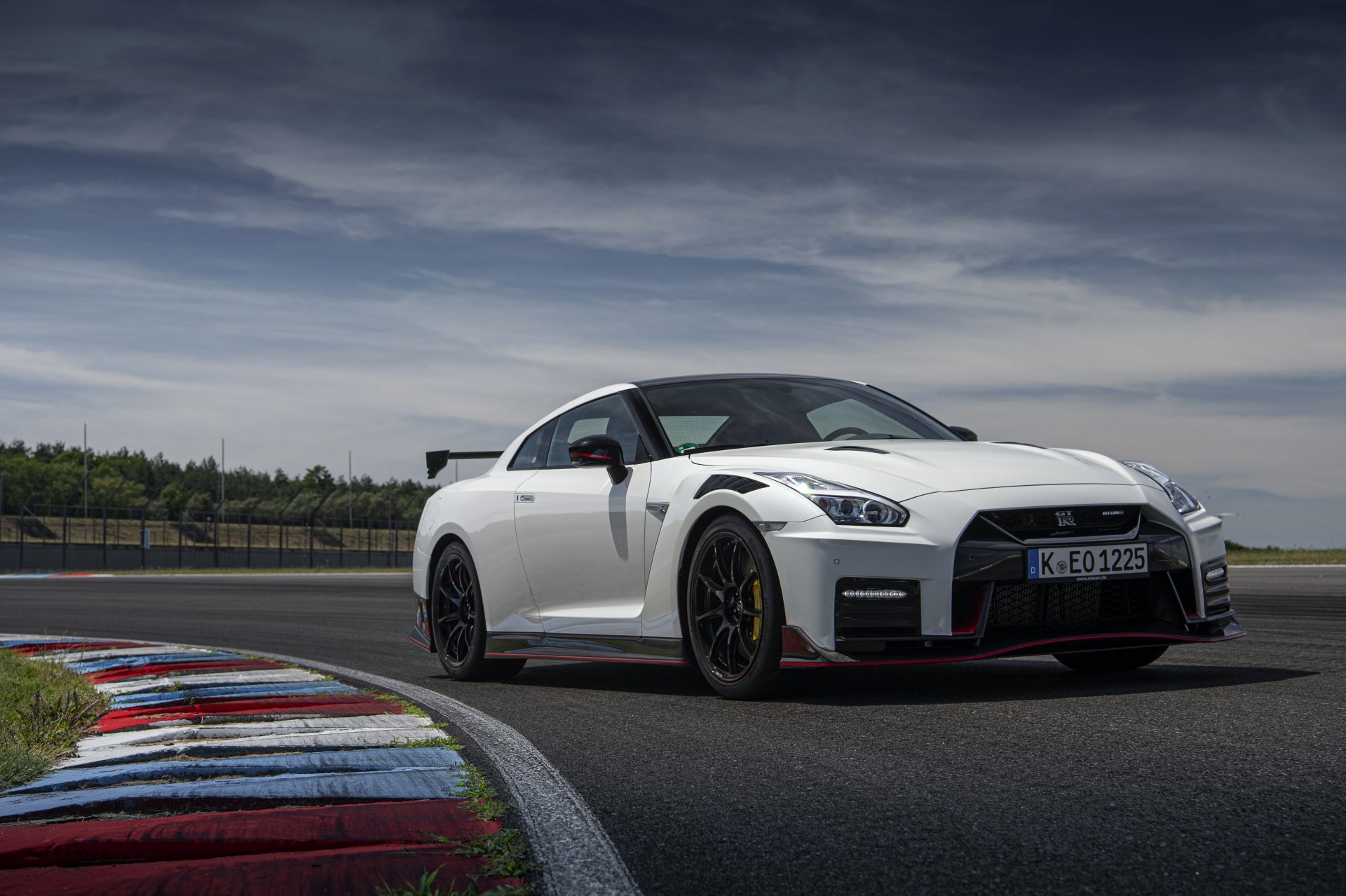 Nissan Gt R Nismo Wallpapers