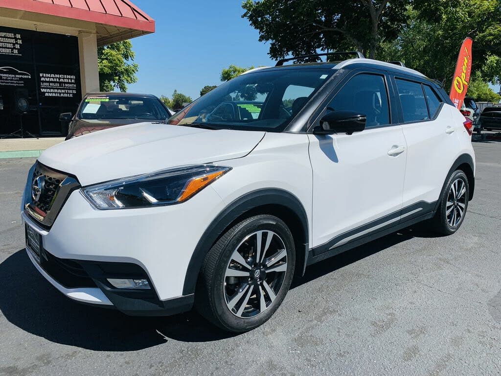 Nissan Kicks Wallpapers