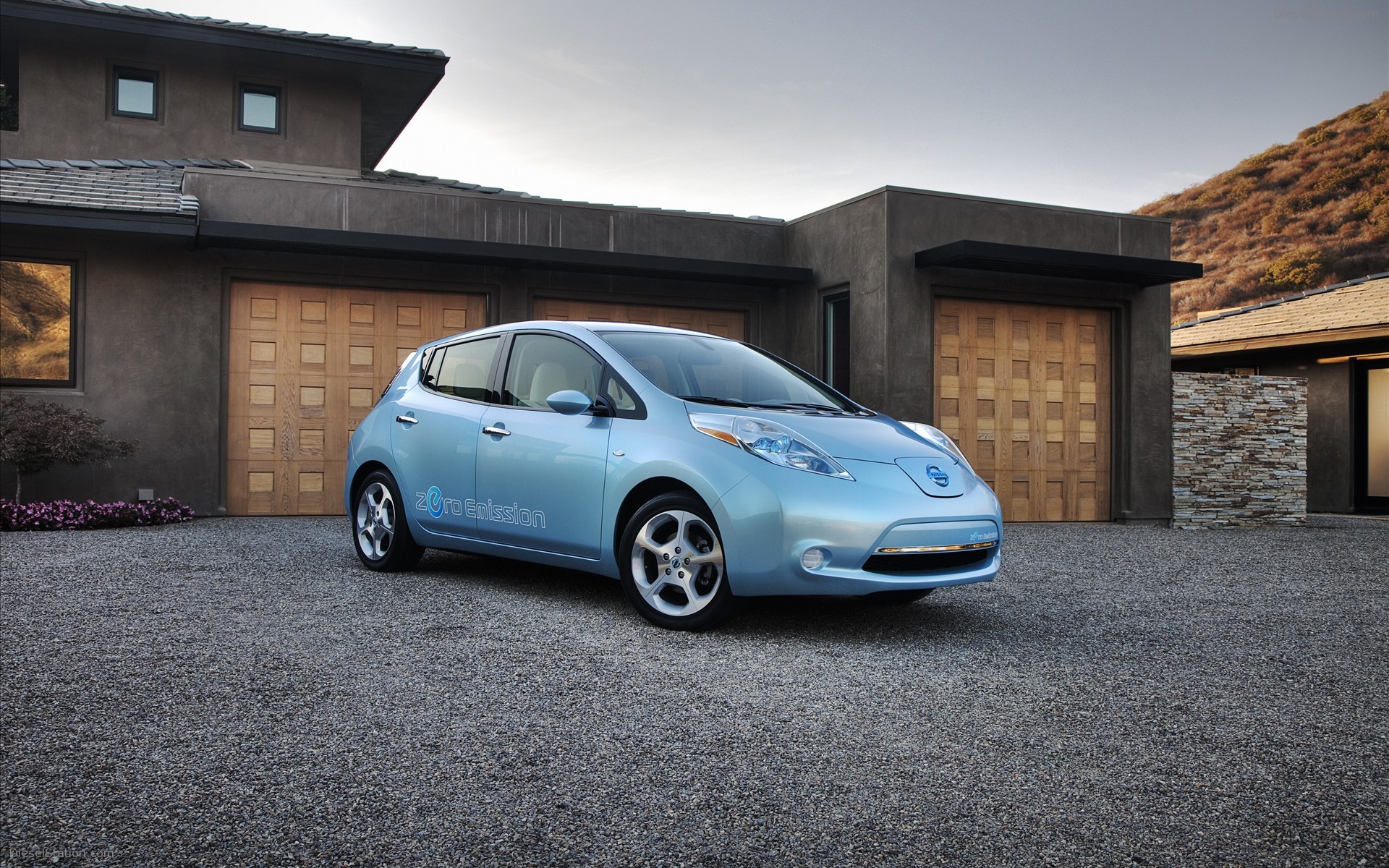 Nissan Leaf Wallpapers