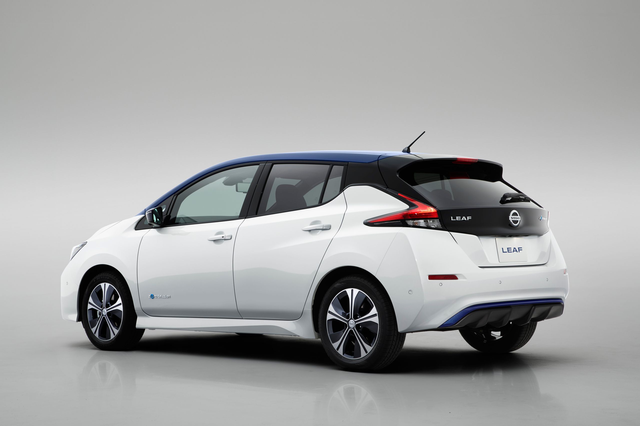 Nissan Leaf Wallpapers