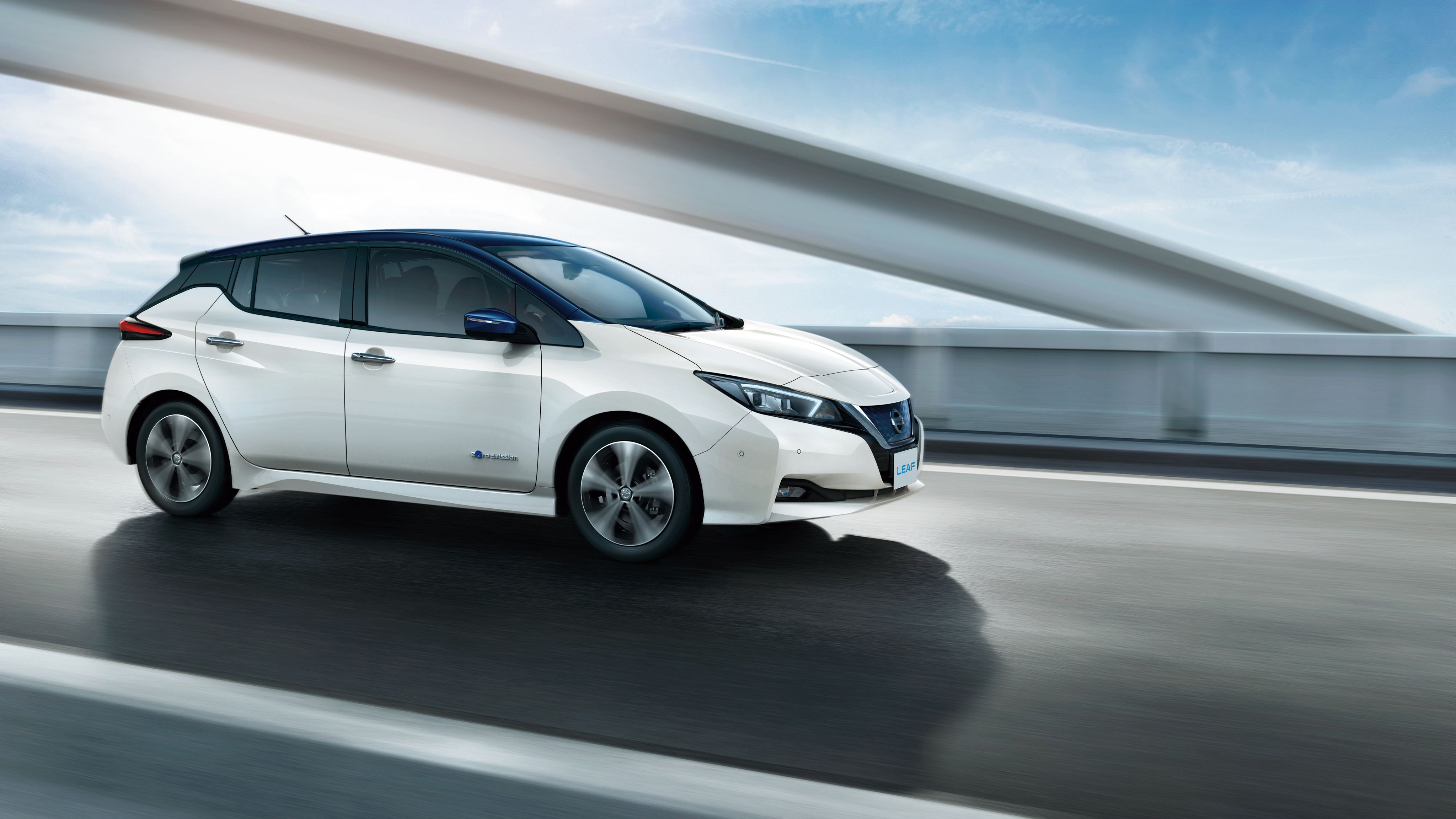 Nissan Leaf Wallpapers