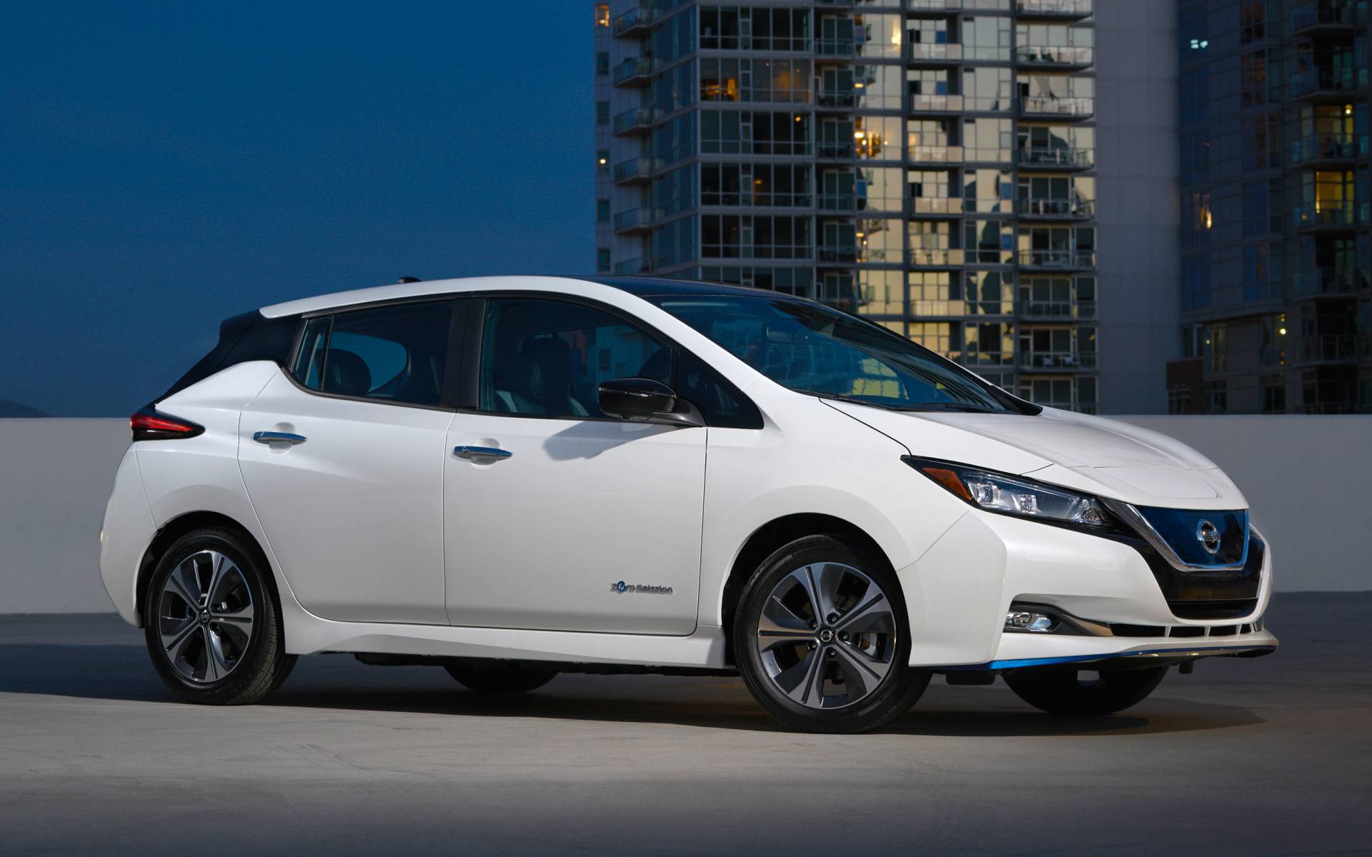 Nissan Leaf Wallpapers