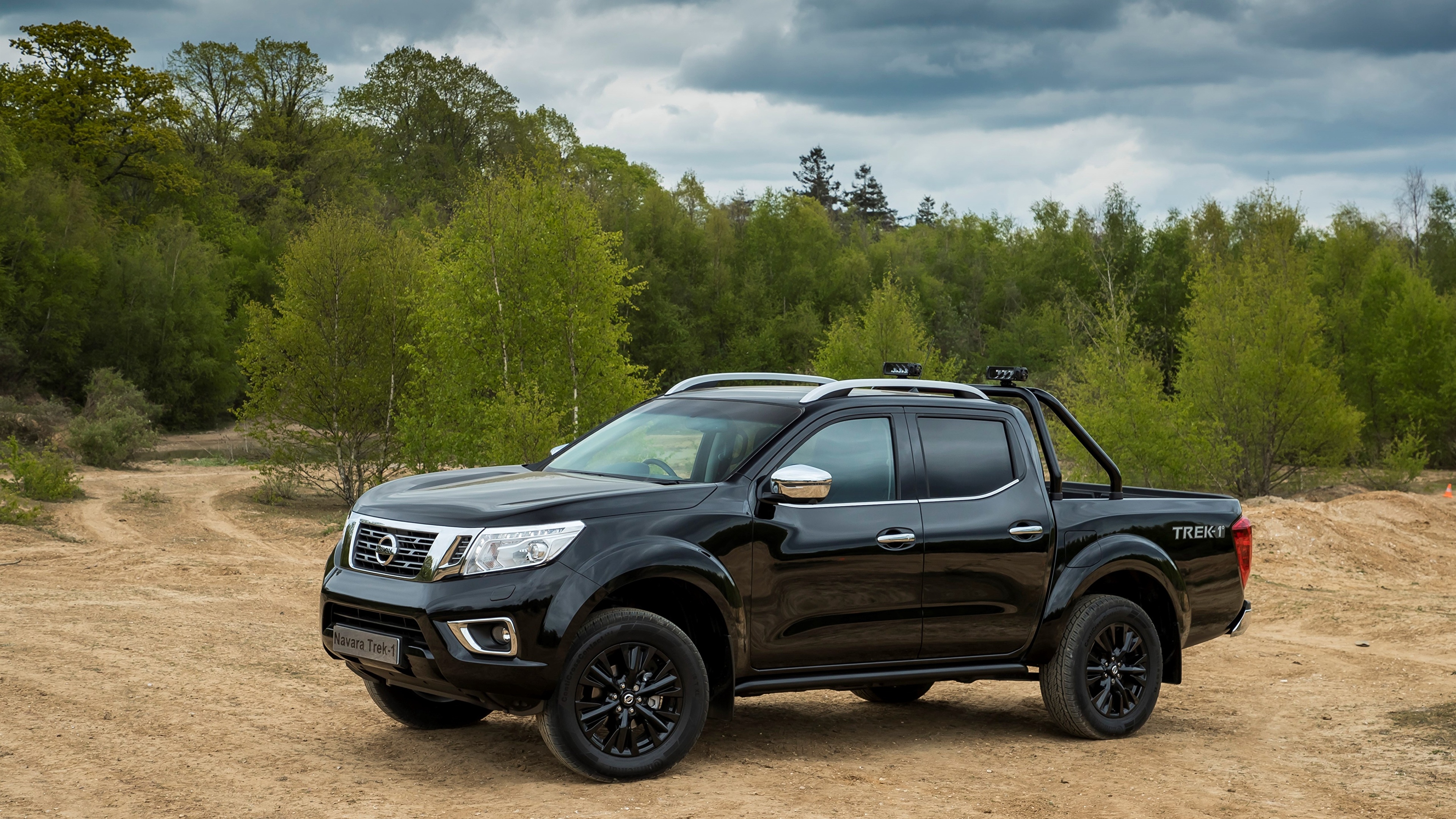 Nissan Navara Wallpapers