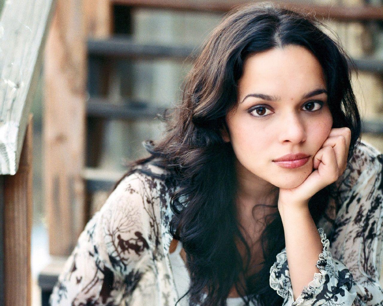 Norah Jones Wallpapers