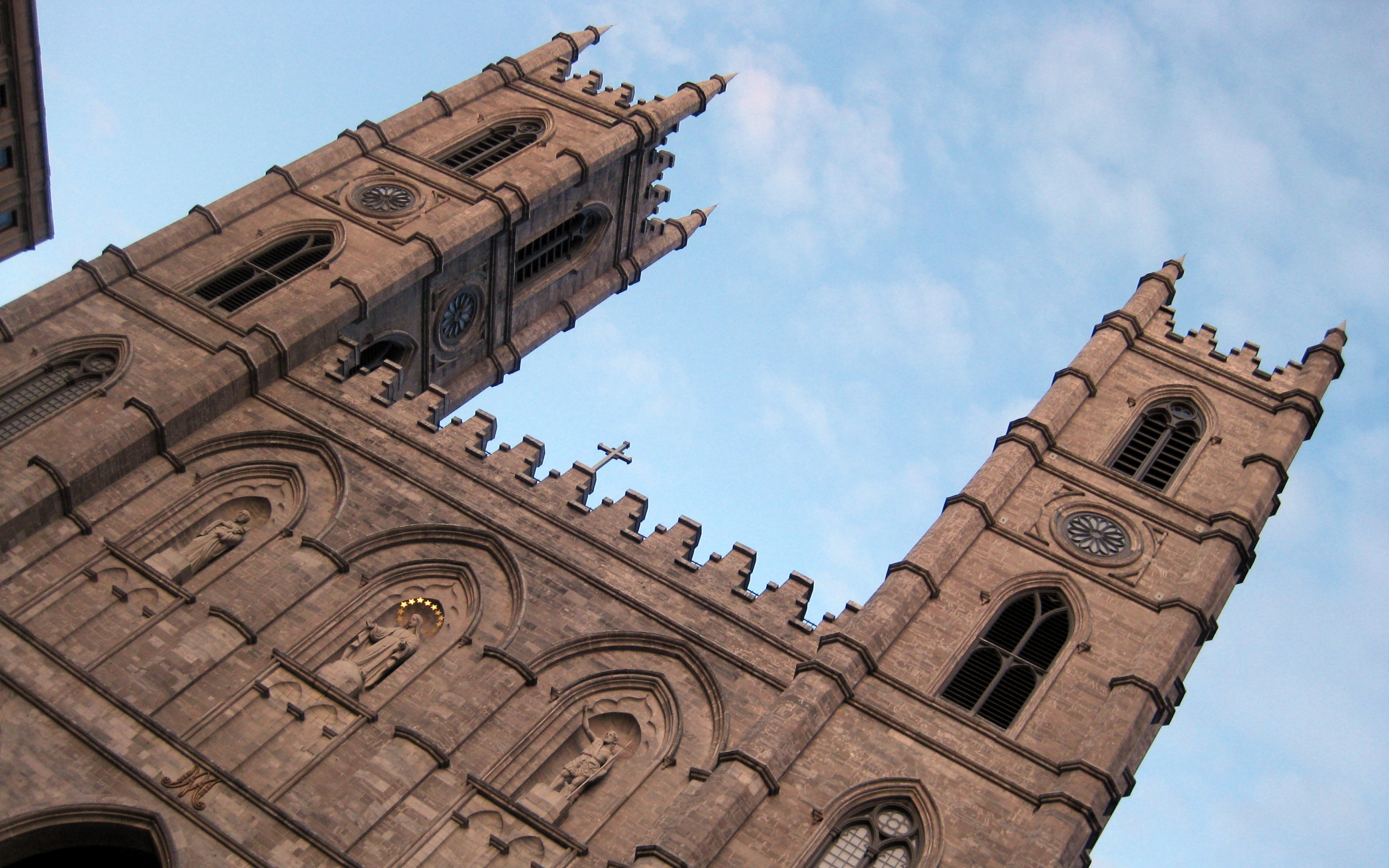 Notre Dame Basilica In Montreal Wallpapers