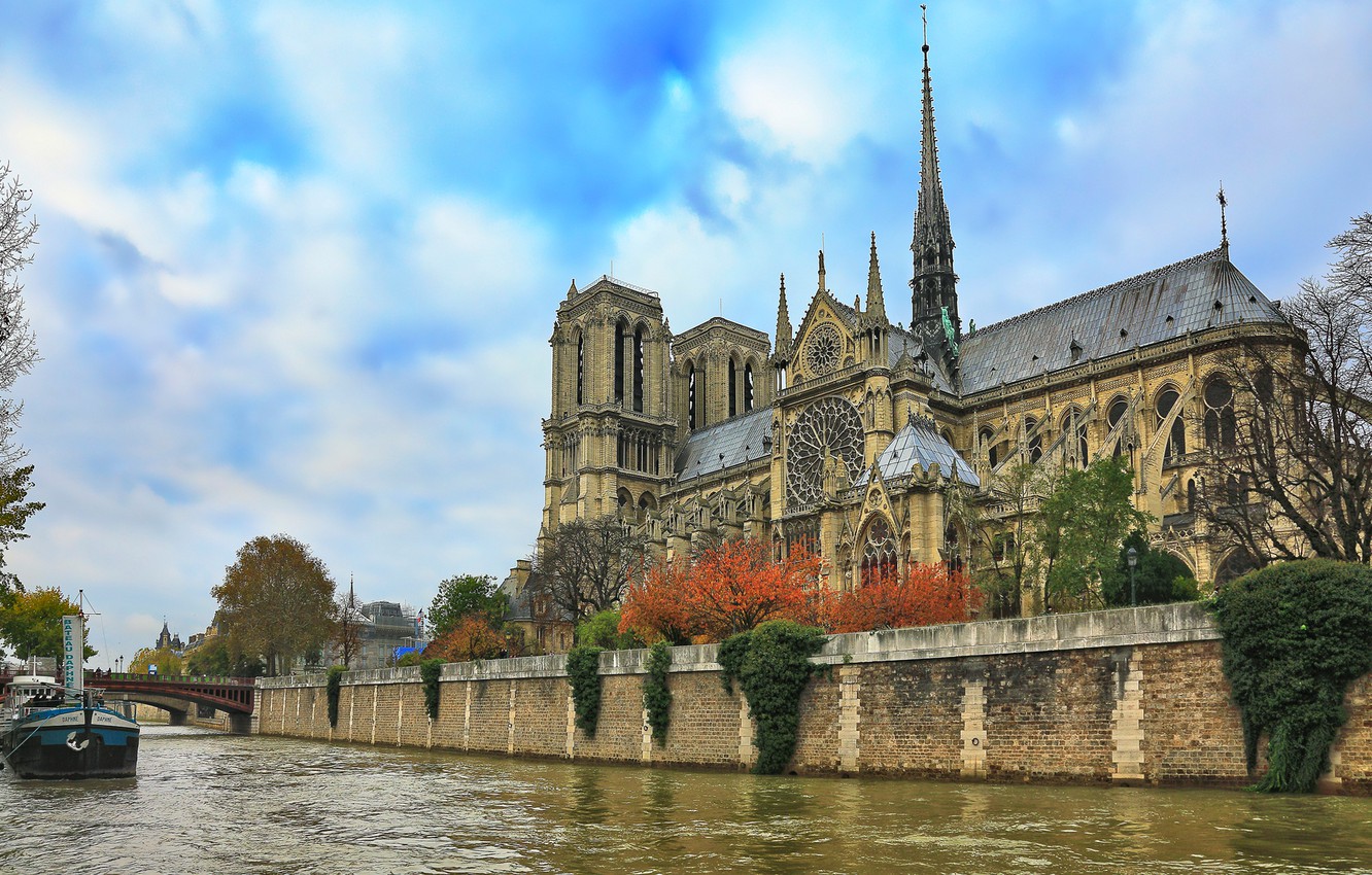 Notre-Dame Cathedral Wallpapers