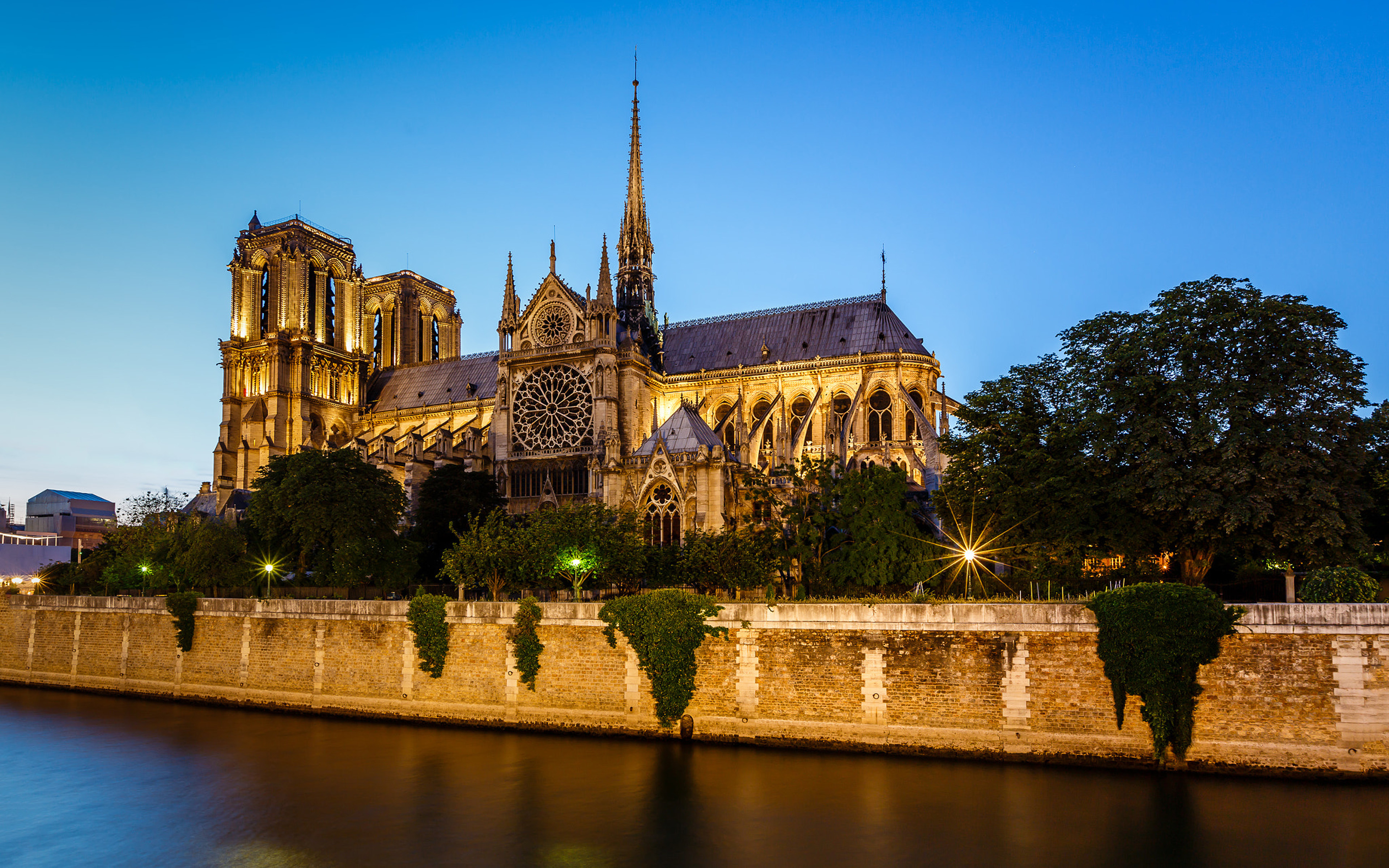 Notre-Dame De Paris Wallpapers