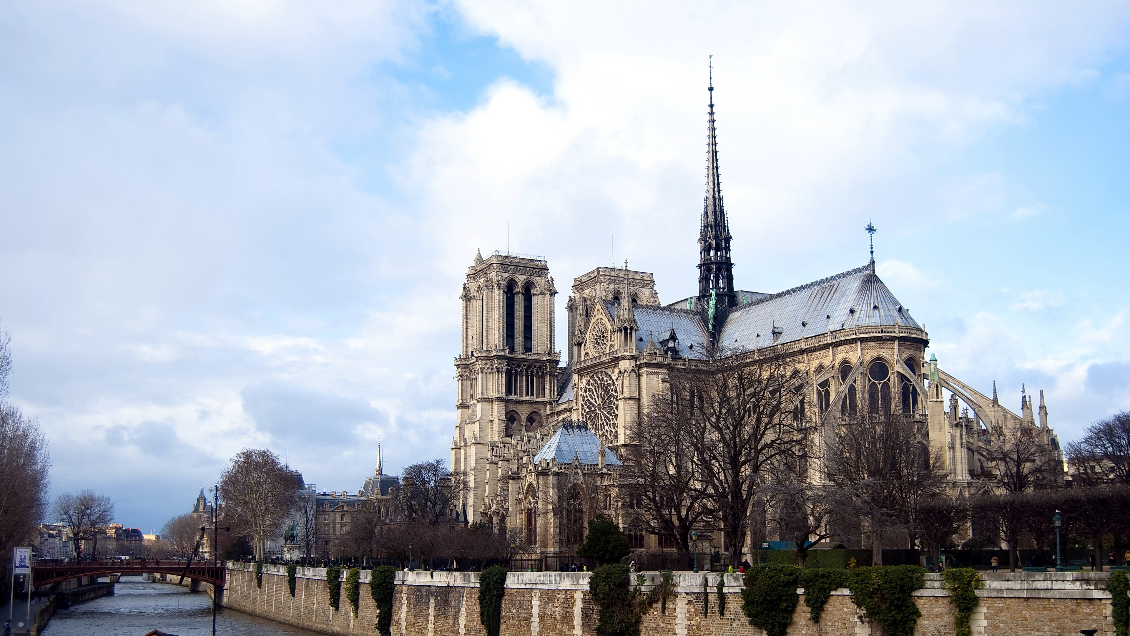 Notre-Dame De Paris Wallpapers