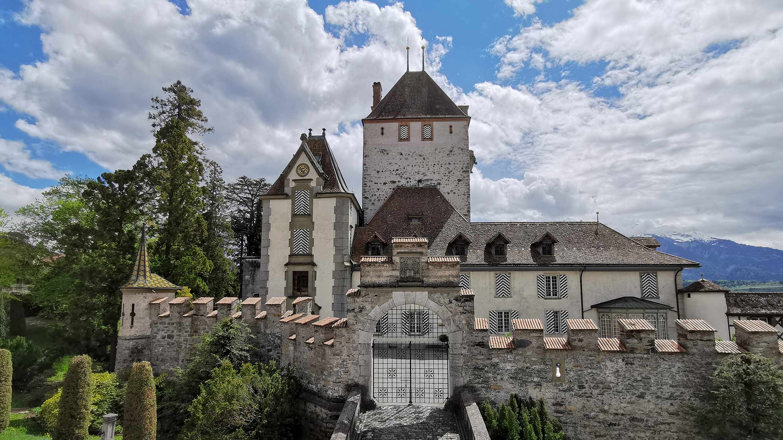 Oberhofen Castle Wallpapers