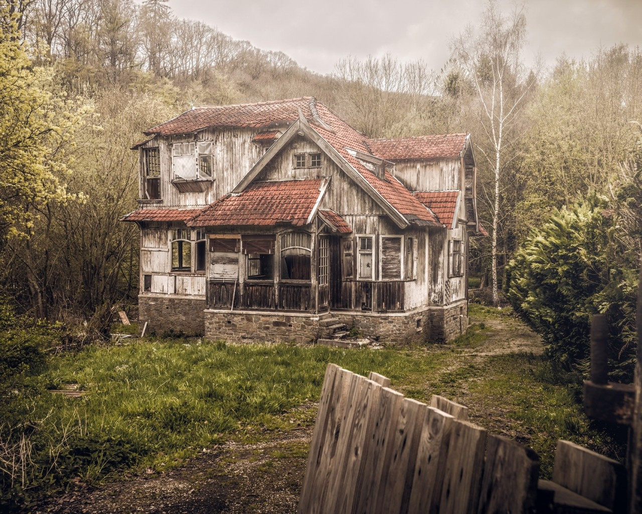 Old House In Forest Wallpapers