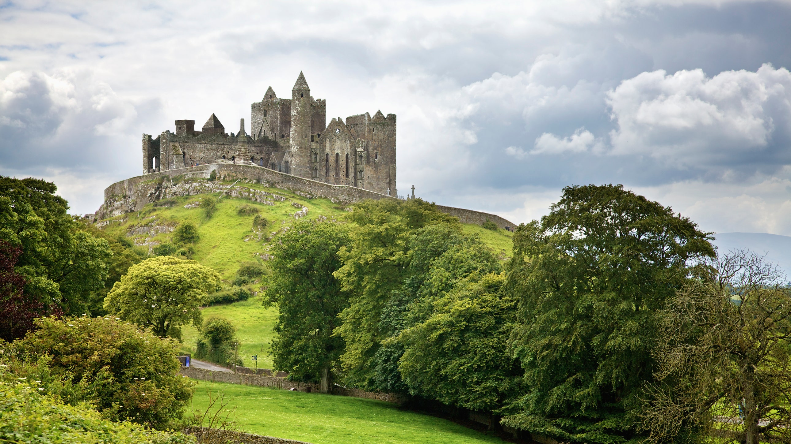 Old Victorian Castle Wallpapers