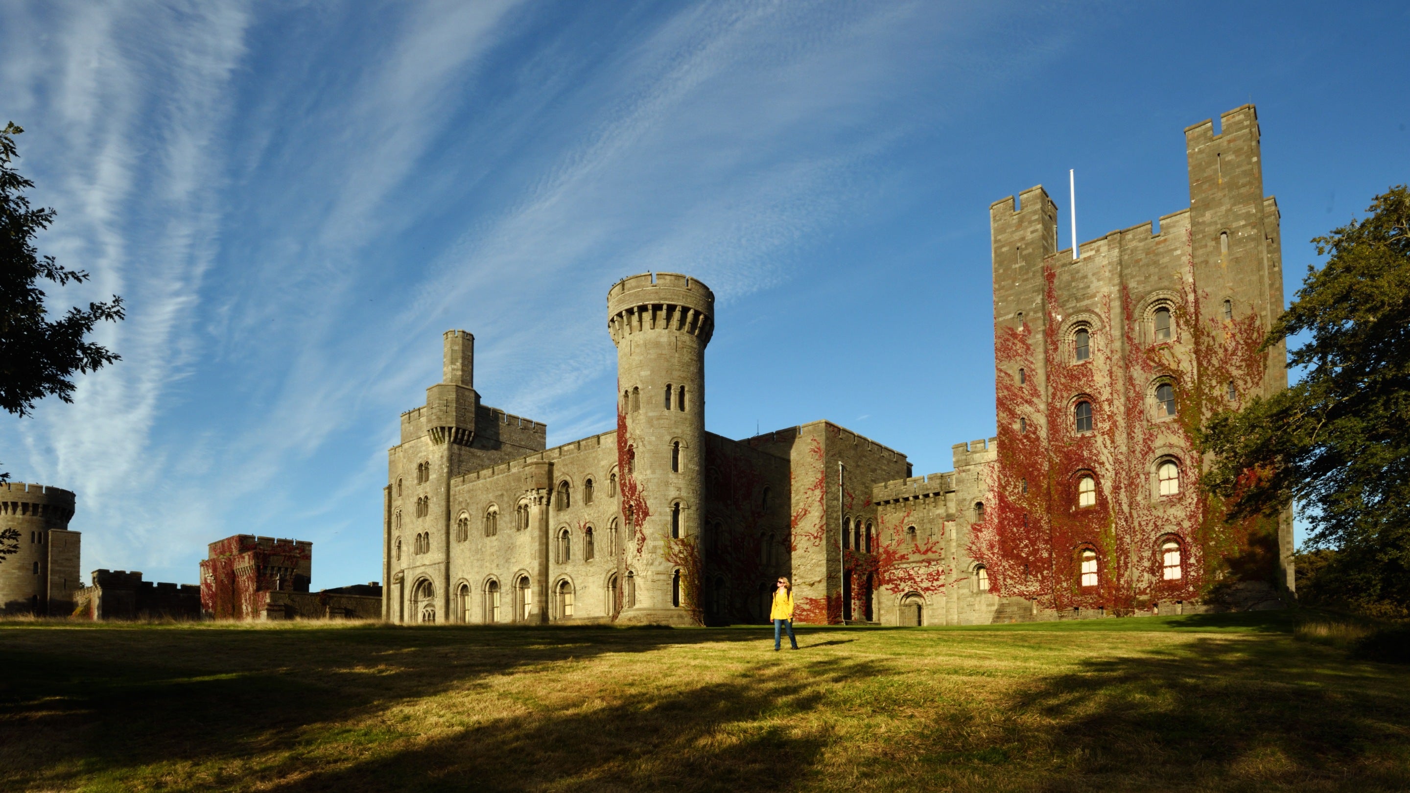 Old Victorian Castle Wallpapers