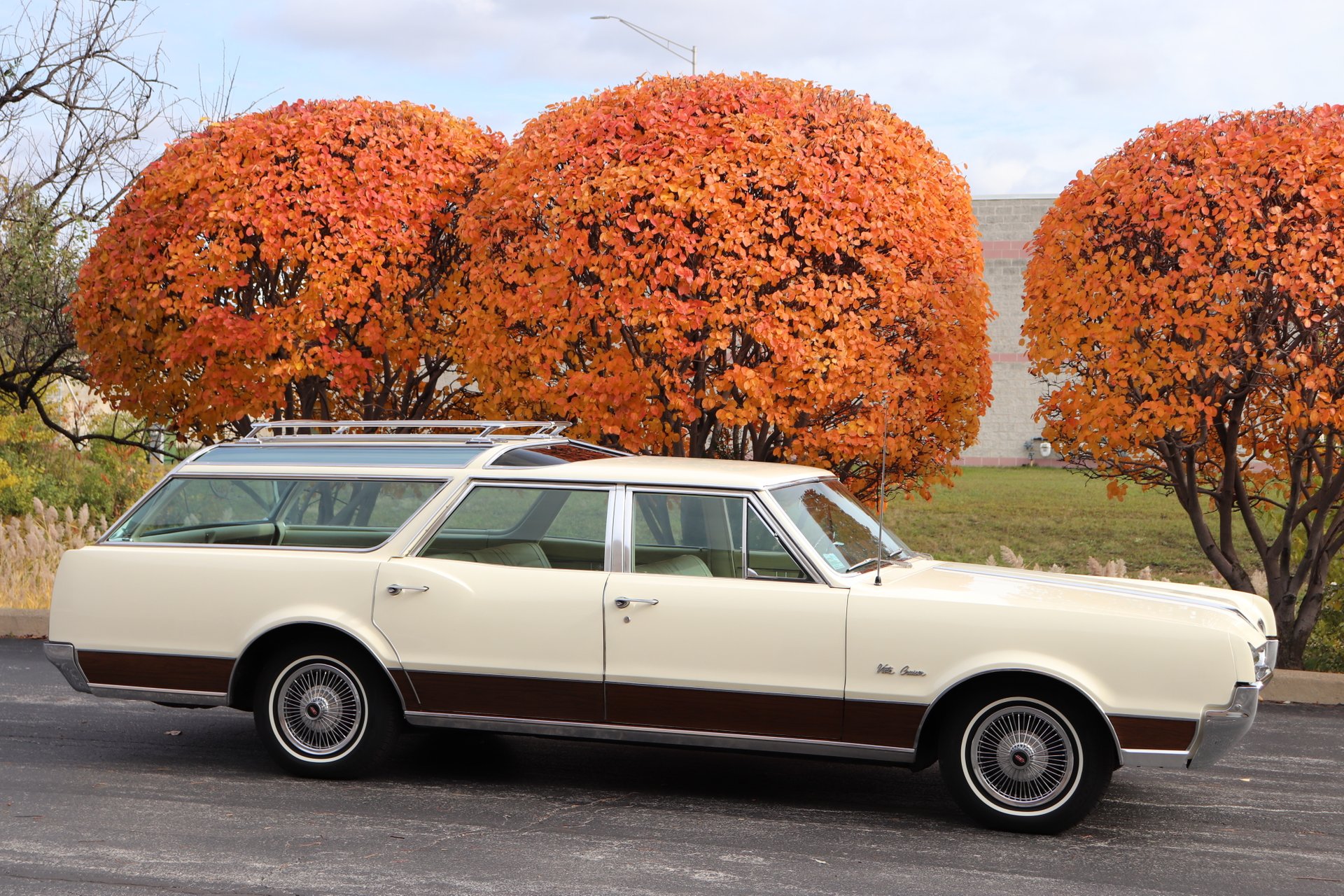 Oldsmobile Vista Cruiser Wallpapers