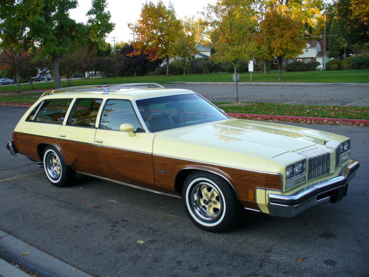 Oldsmobile Vista Cruiser Wallpapers