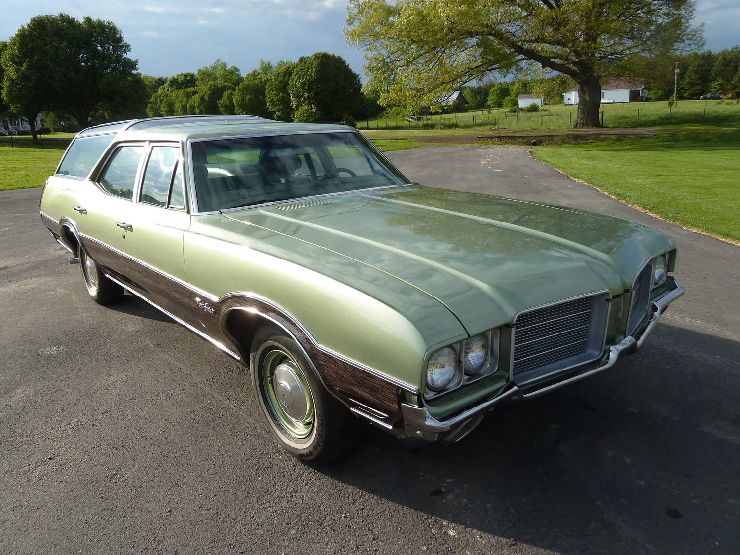 Oldsmobile Vista Cruiser Wallpapers