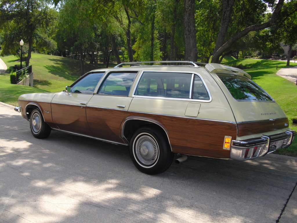 Oldsmobile Vista Cruiser Wallpapers