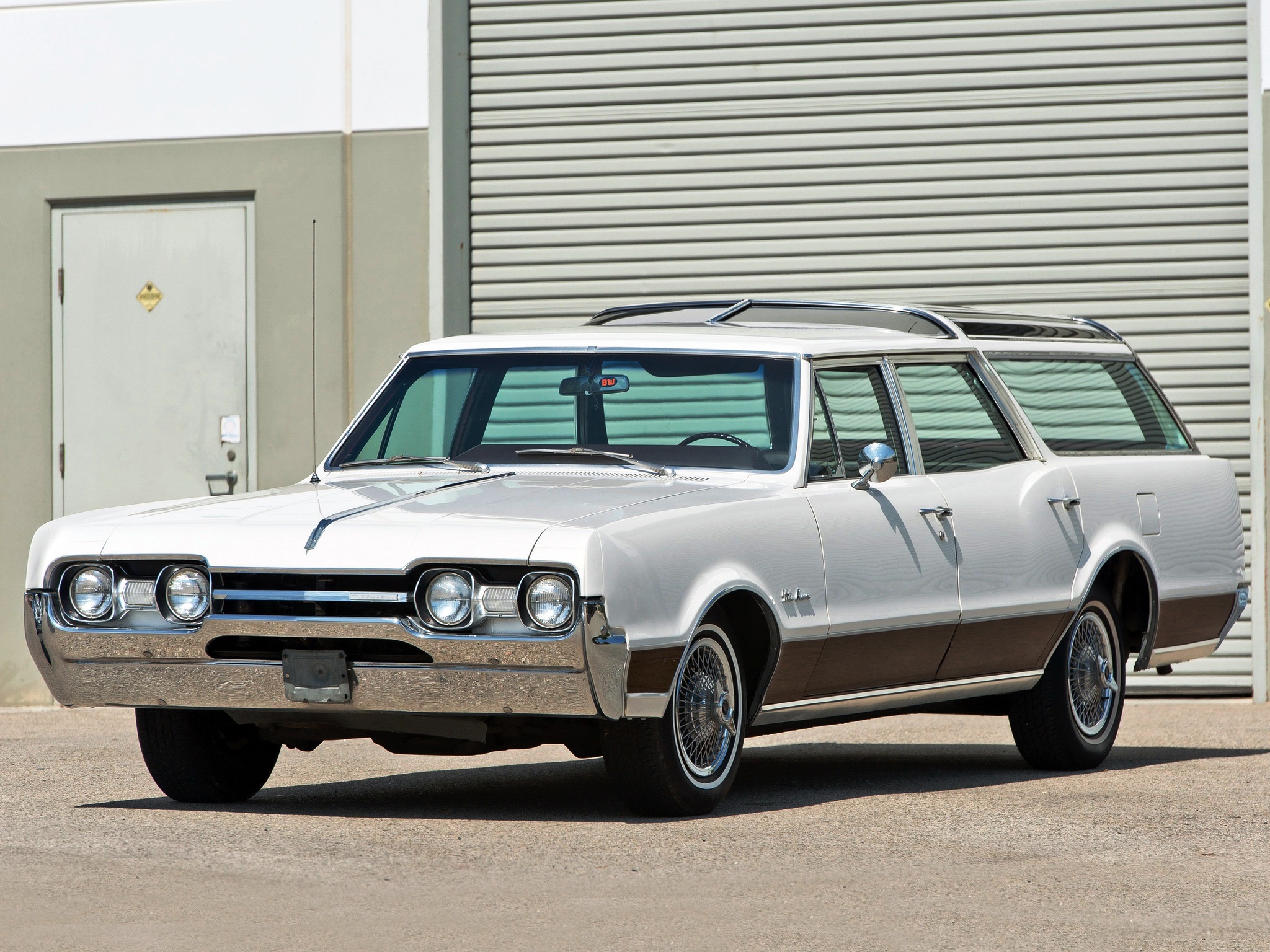 Oldsmobile Vista Cruiser Wallpapers