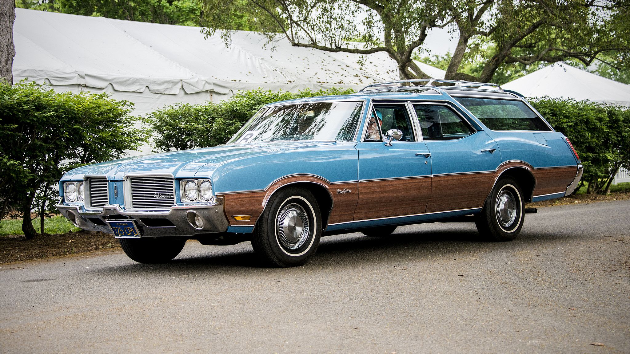 Oldsmobile Vista Cruiser Wallpapers