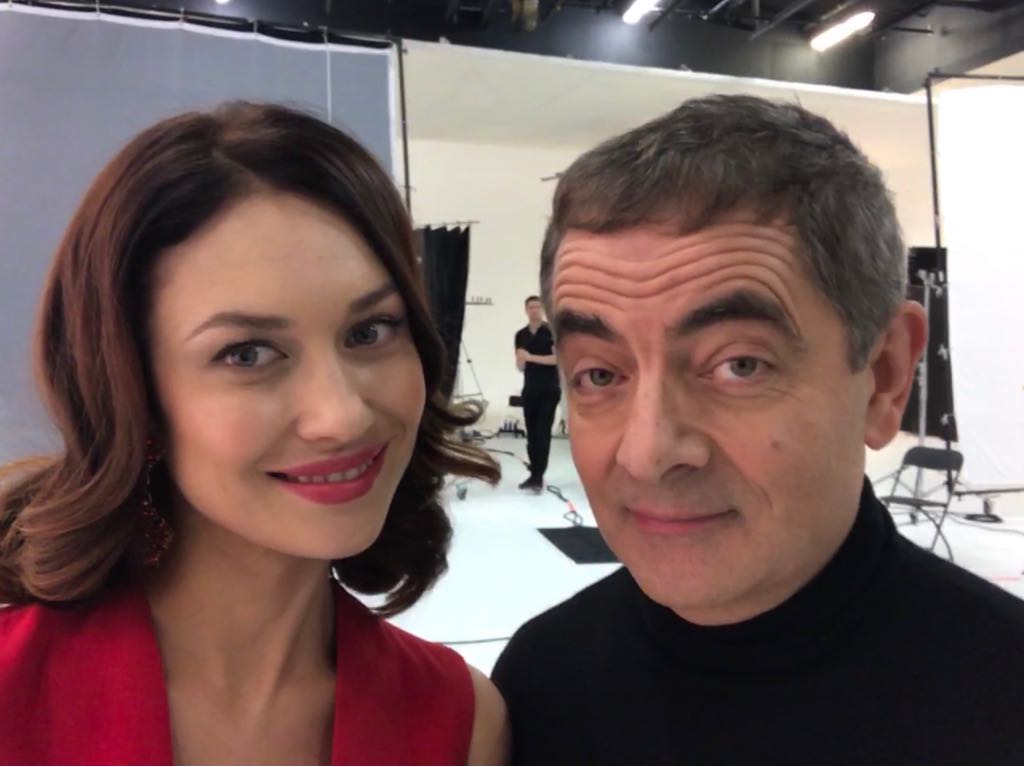 Olga Kurylenko And Rowan Atkinson In Johnny English 3 Wallpapers