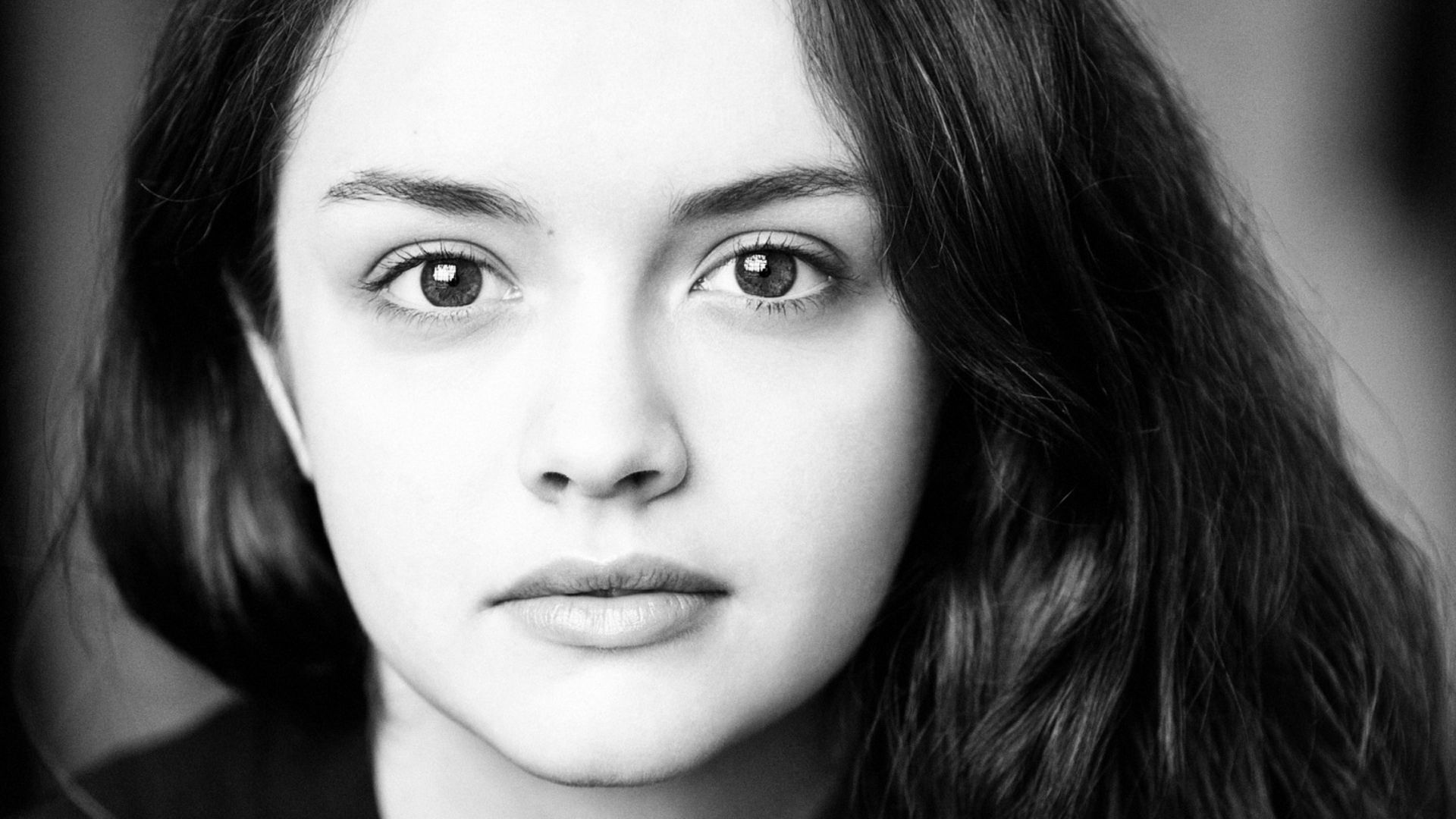 Olivia Cooke Actress Photoshoot Wallpapers