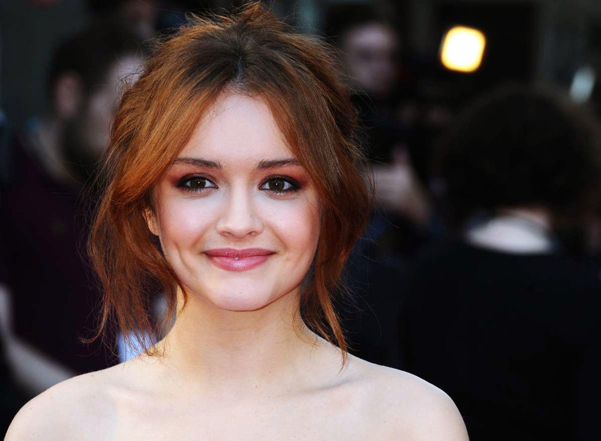 Olivia Cooke White Dress Wallpapers
