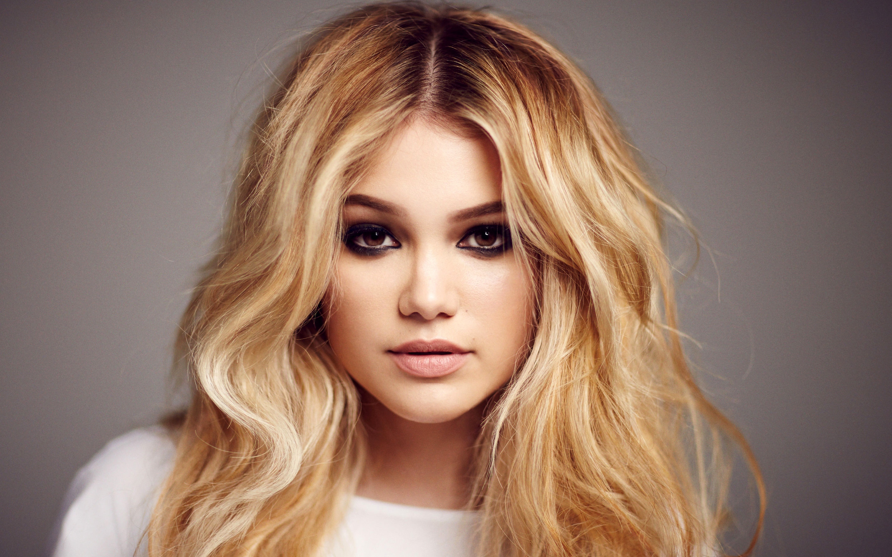 Olivia Holt 4K Wallpapers