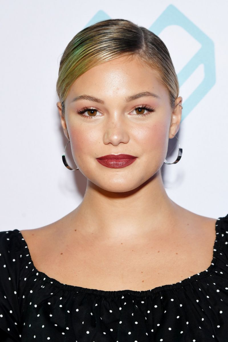 Olivia Holt Comic Con Variety Portrait Wallpapers