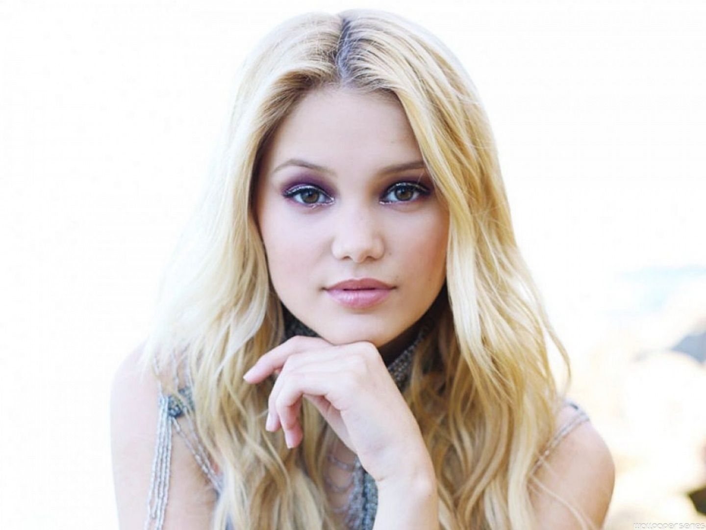 Olivia Holt Comic Con Variety Portrait Wallpapers